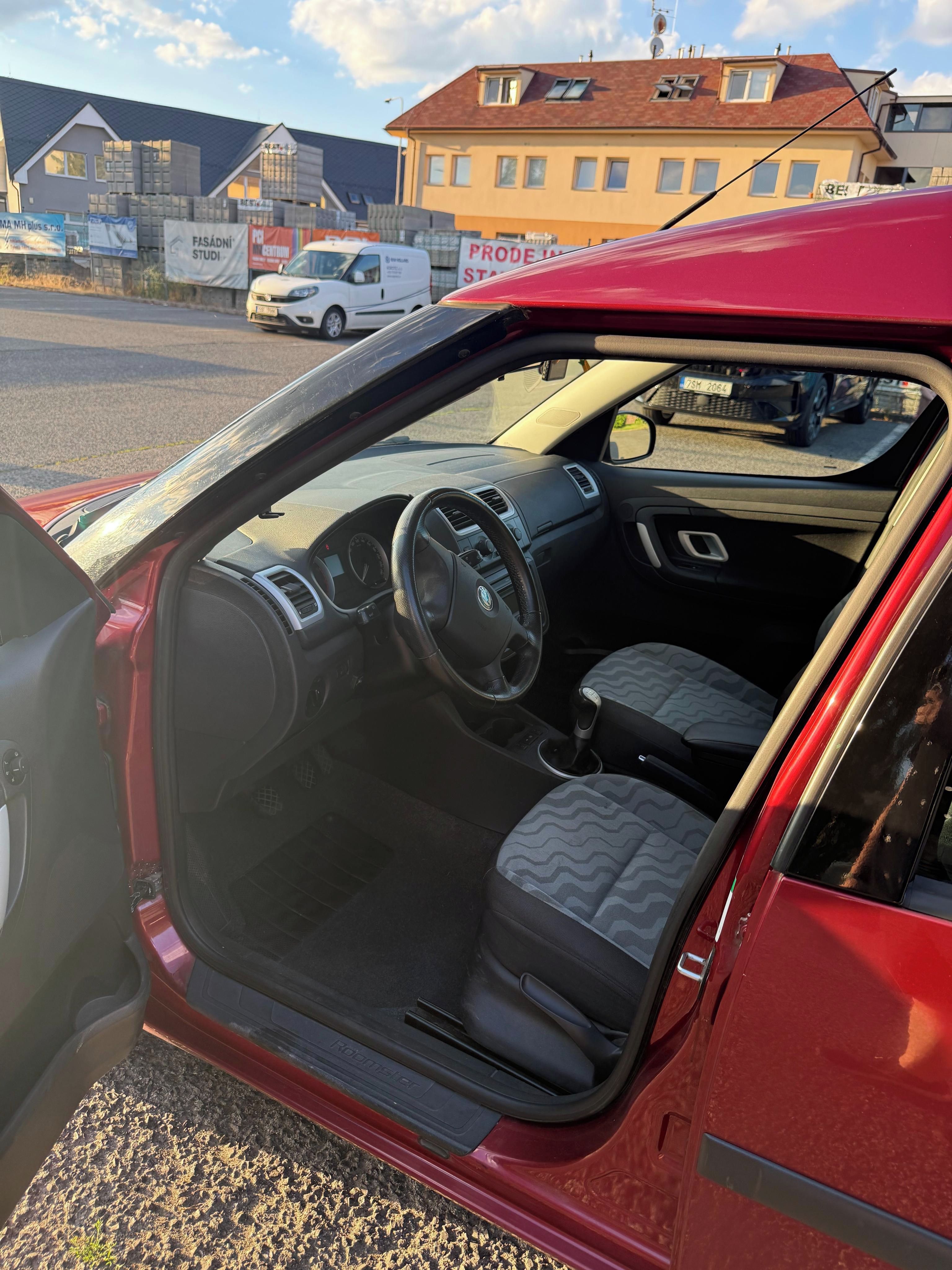 Škoda Roomster, 1.6 16V - fotka 6