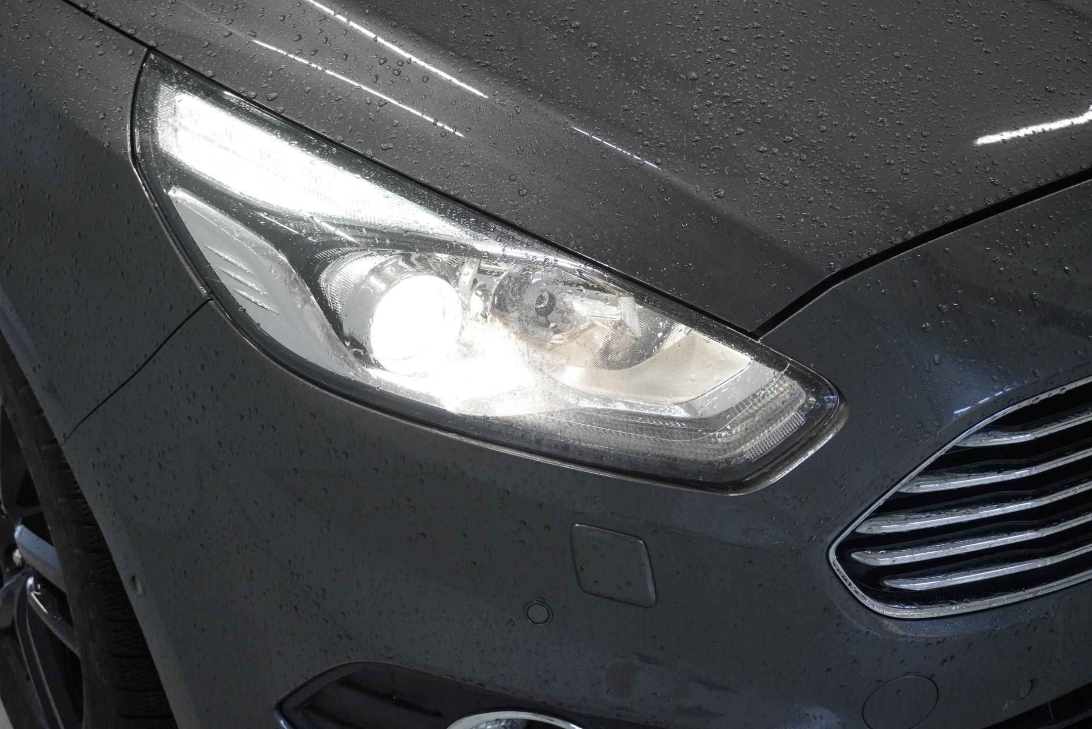 Ford S-MAX, 2.0 ECOBLUE TIATNIUM,139 000KM - fotka 3