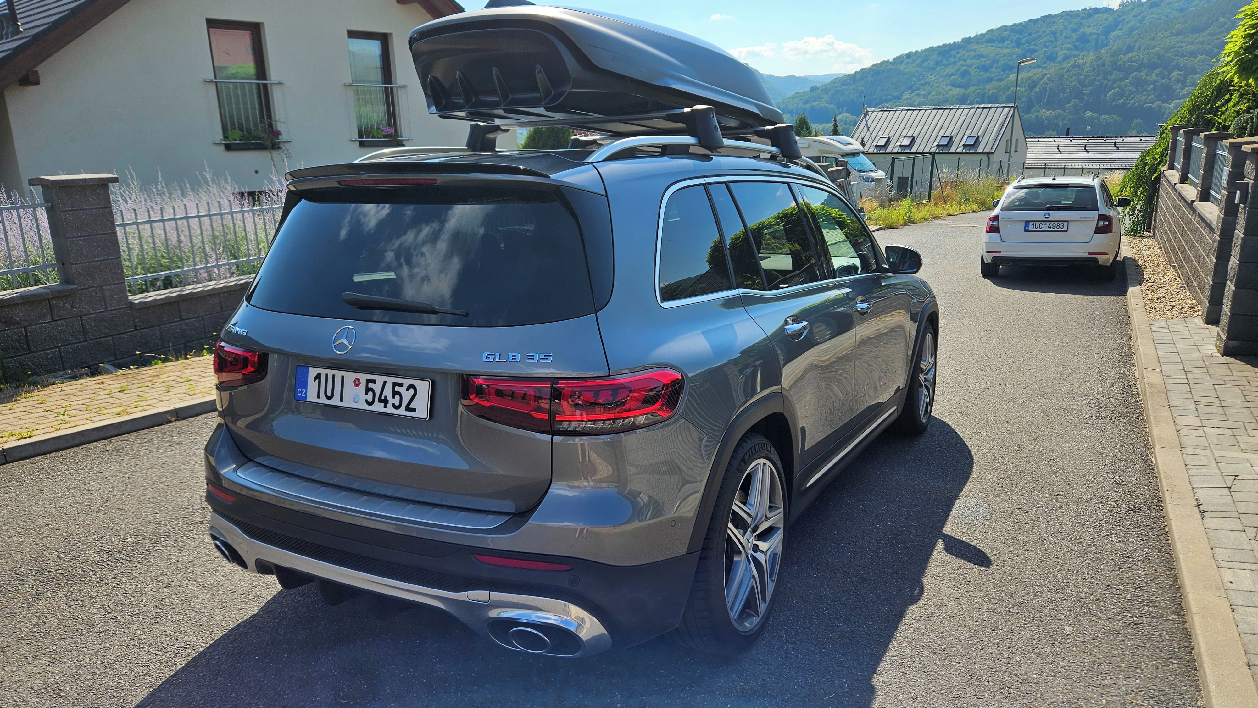 Mercedes-Benz GLB, AMG 35 - fotka 4
