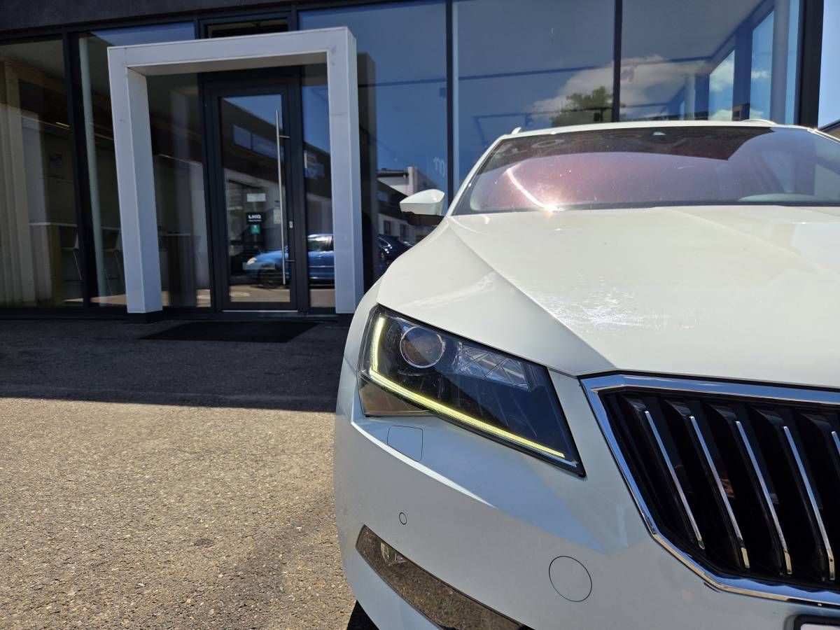 Škoda Superb, 1.4 TSI Style Plus - fotka 6