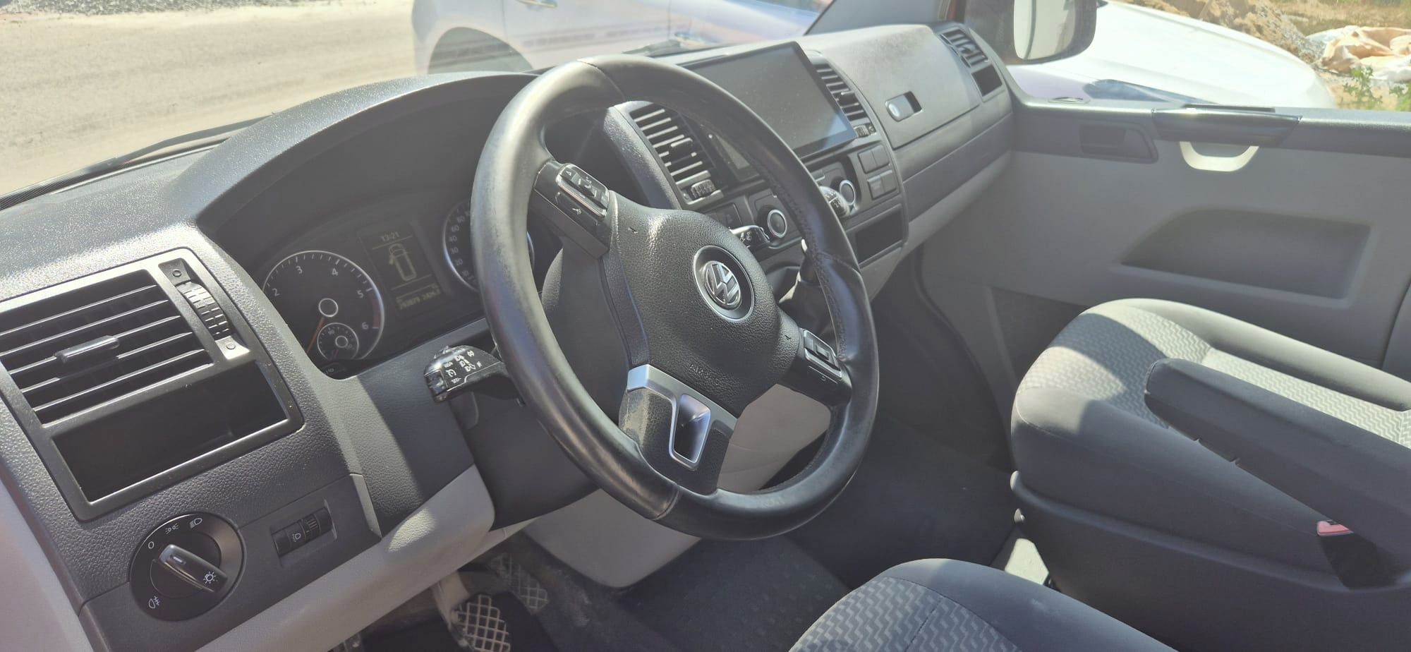 Volkswagen Transporter, 2.0 TDI 5 míst - fotka 2