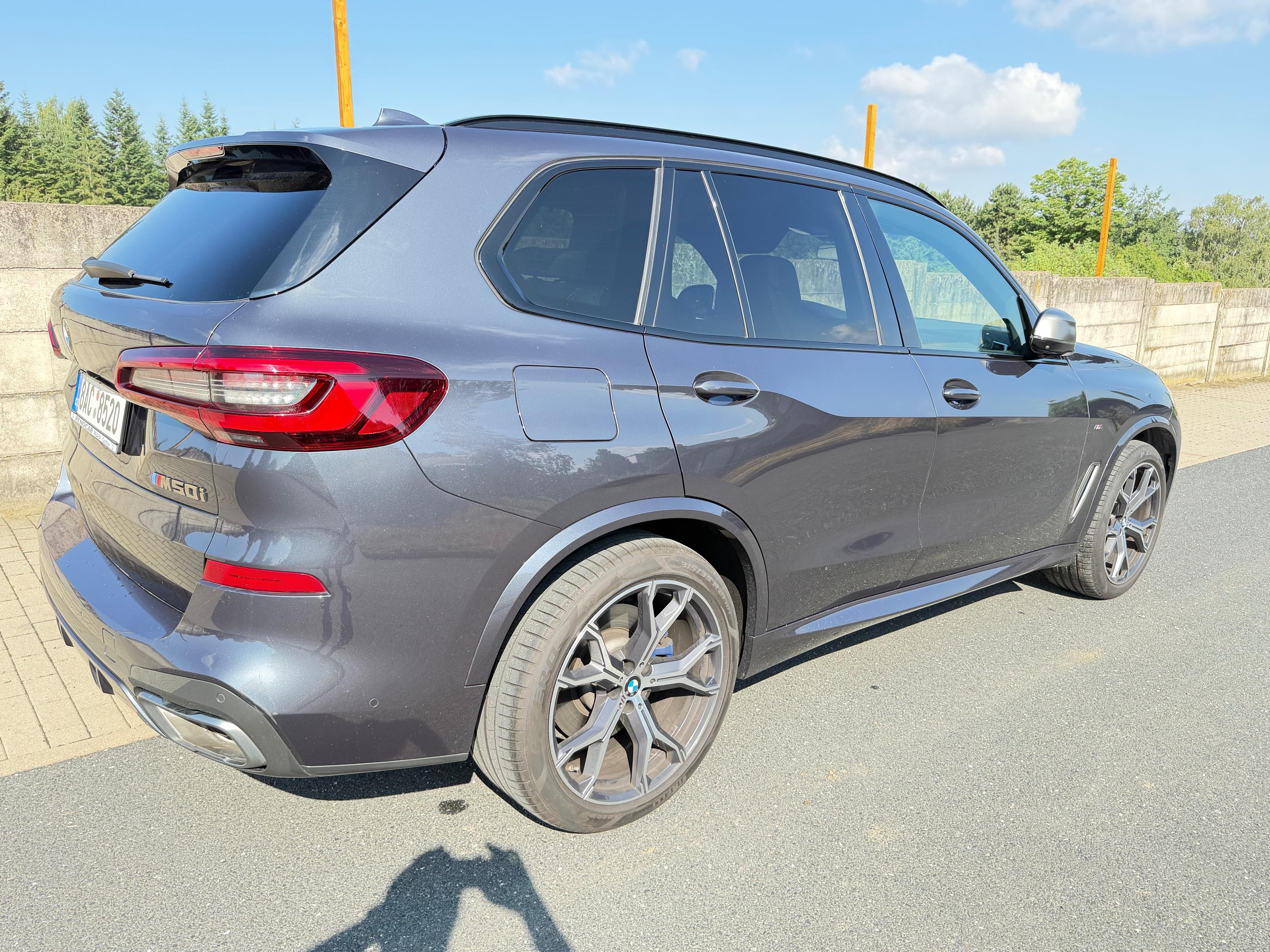 BMW X5, M50 i XDrive Sportpaket - fotka 3