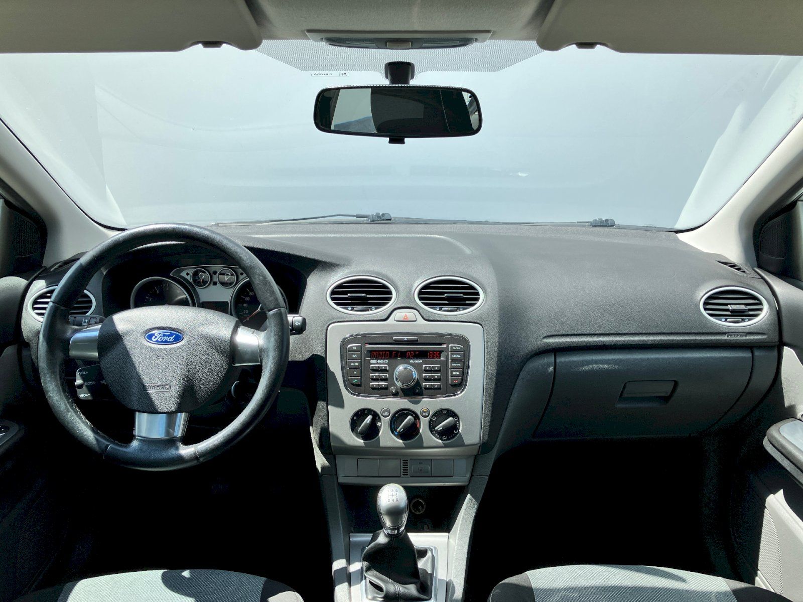 Ford Focus, Ford Focus 1.4 / 59 kW - fotka 5