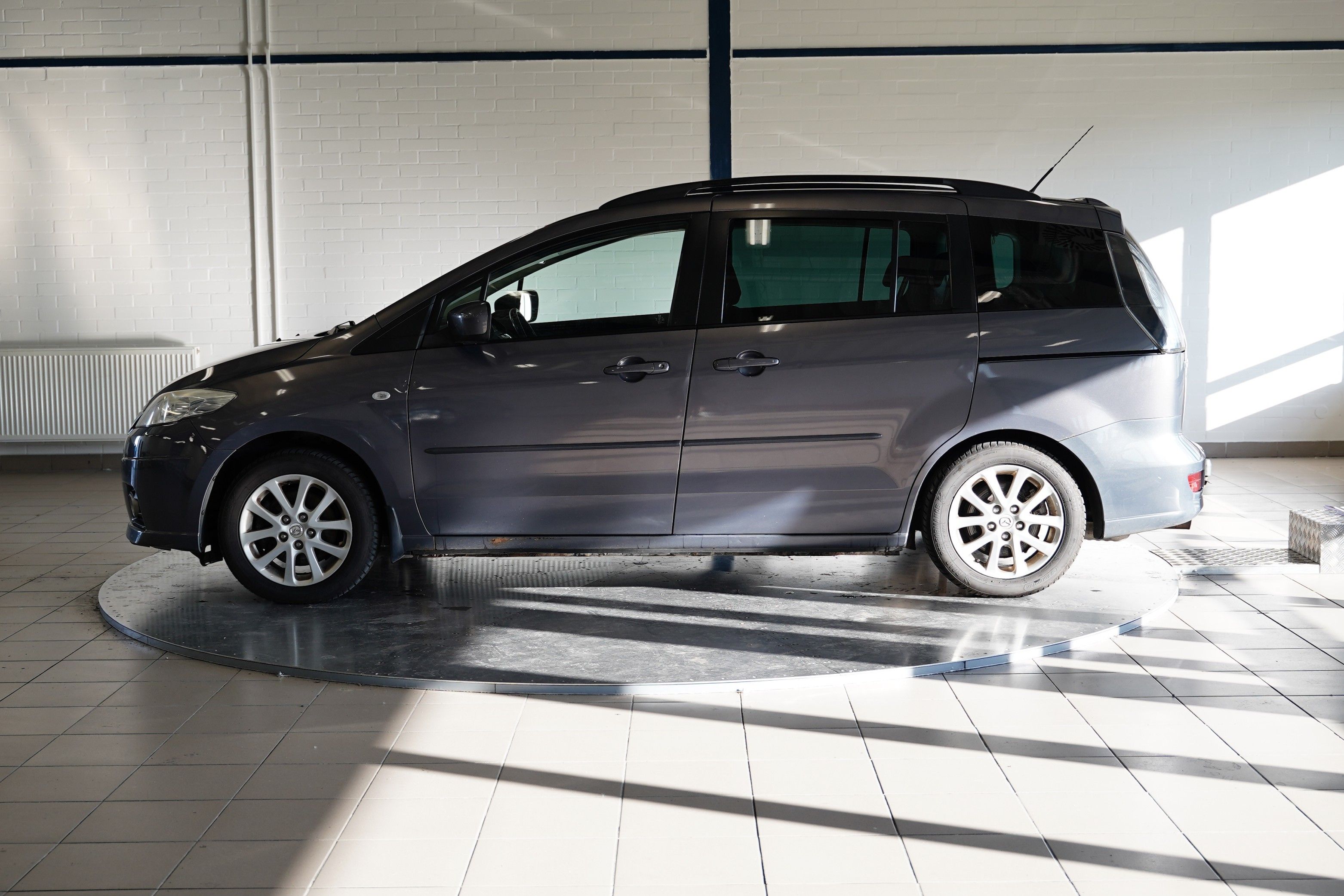 Mazda 5, 2.0i 107kW - fotka 3