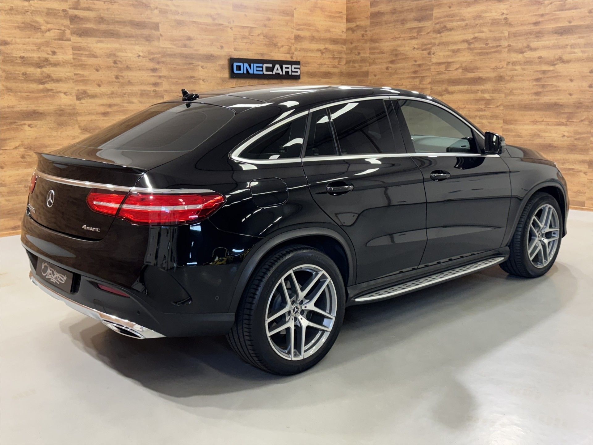 Mercedes-Benz GLE, 350d AMG LINIE MULTIBEAM - fotka 3