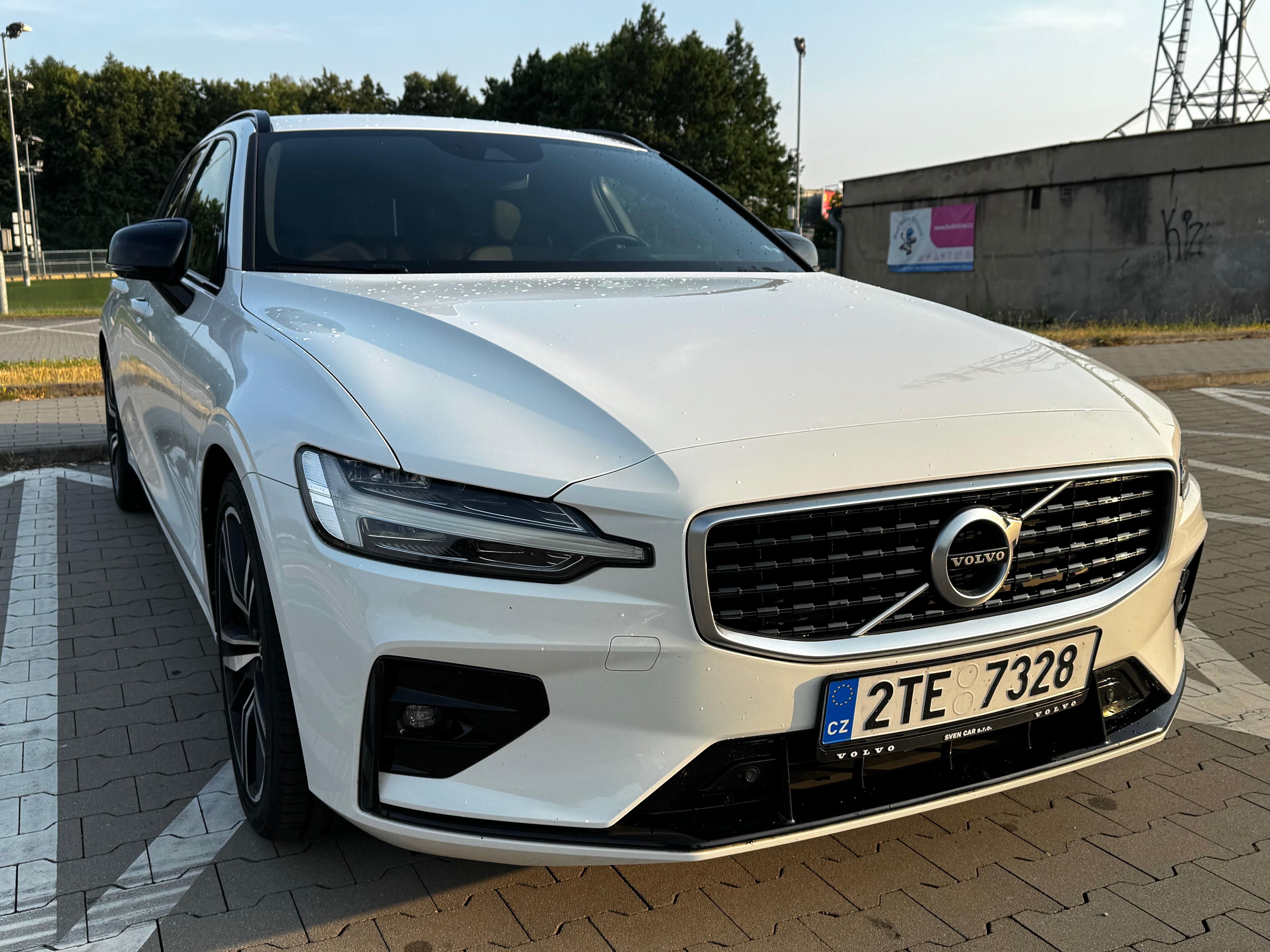 Volvo V60, Volvo V60 T5 R-Design - fotka 4