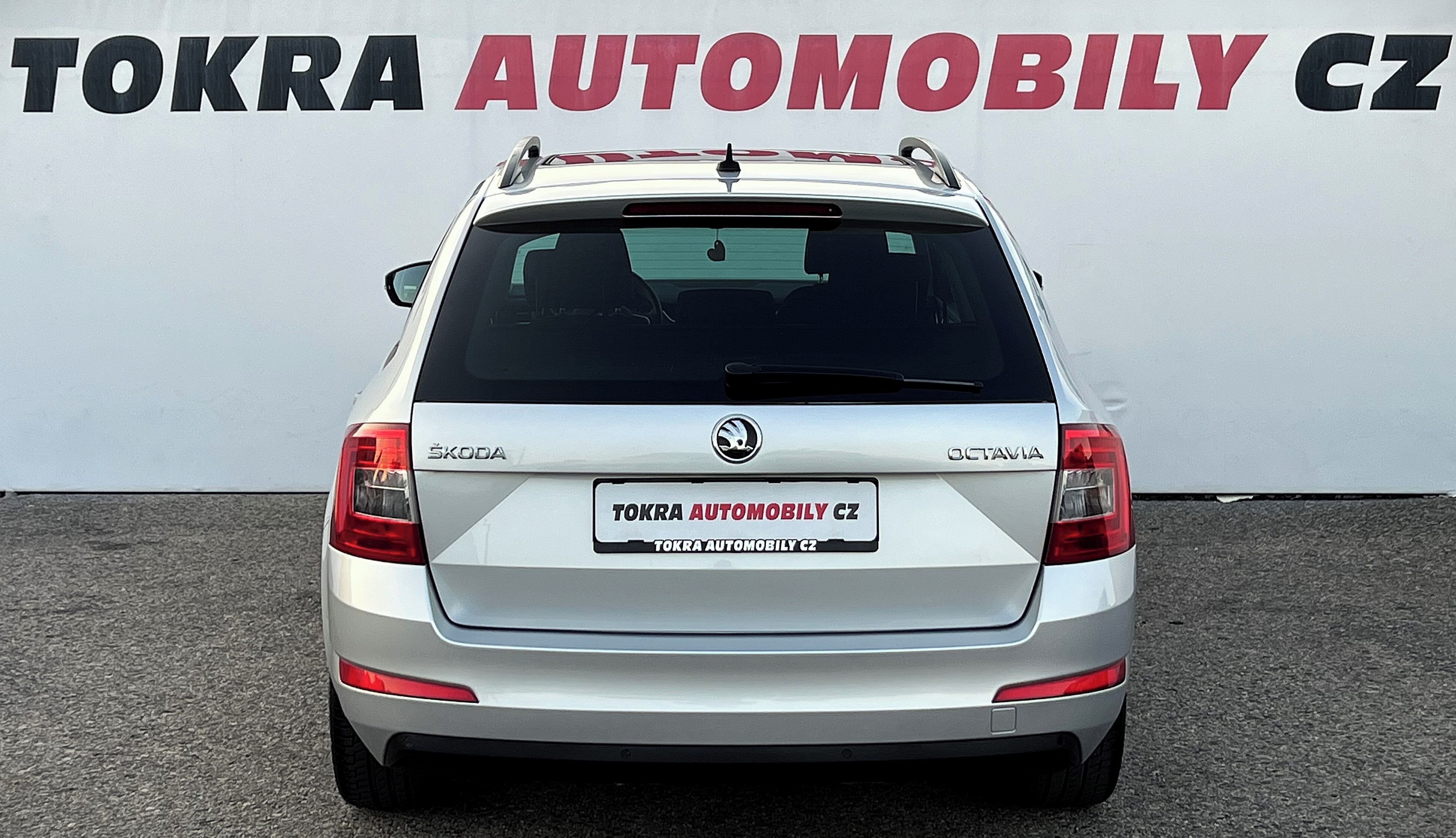 Škoda Octavia, 2.0TDI DSG Navigace Xenon R18 - fotka 5