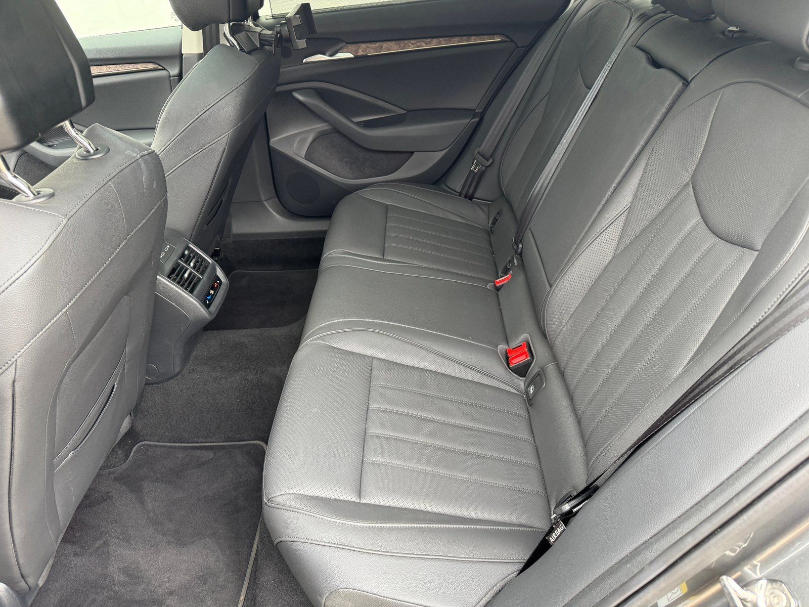 Škoda Superb, Superb 2.0 TDI L&K 110kW DSG - fotka 6