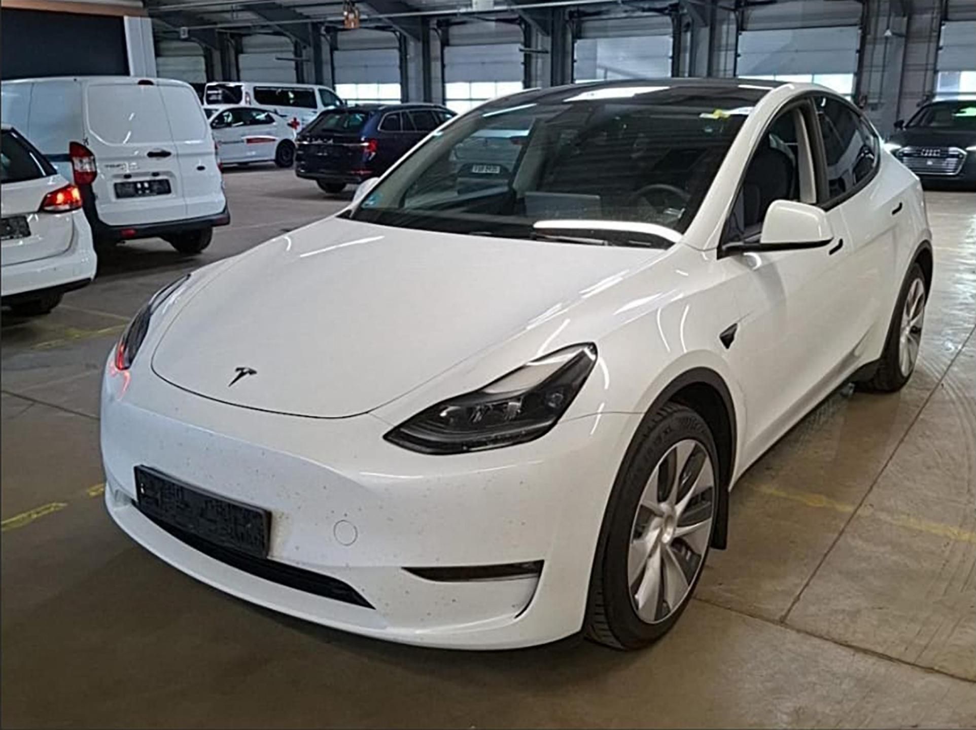 Tesla Model Y, Long Range AWD – 514 HP - fotka 3