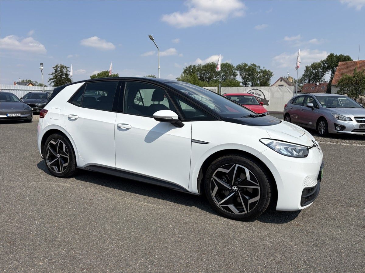 Volkswagen ID.3, 55KWH,110KW LED,Navi,CarPlay,T - fotka 2