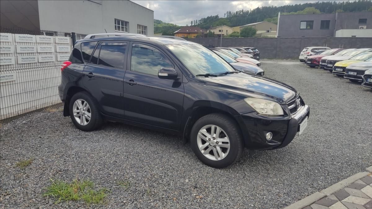 Toyota Rav4, 2,2 D-4D 4x4 SOL PREMIUM - fotka 3