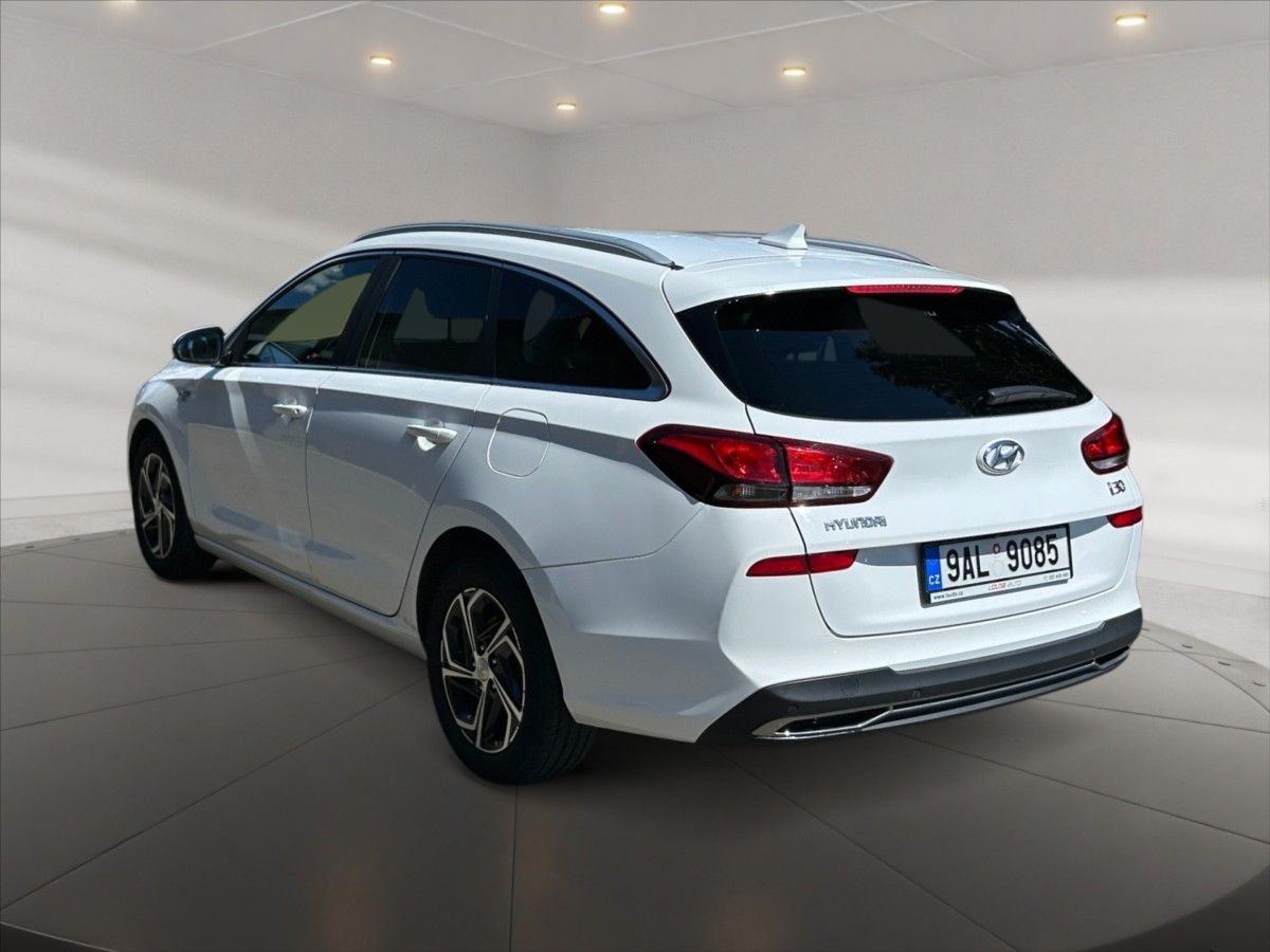 Hyundai i30, 1,5 T-GDI Smart 5d - fotka 4