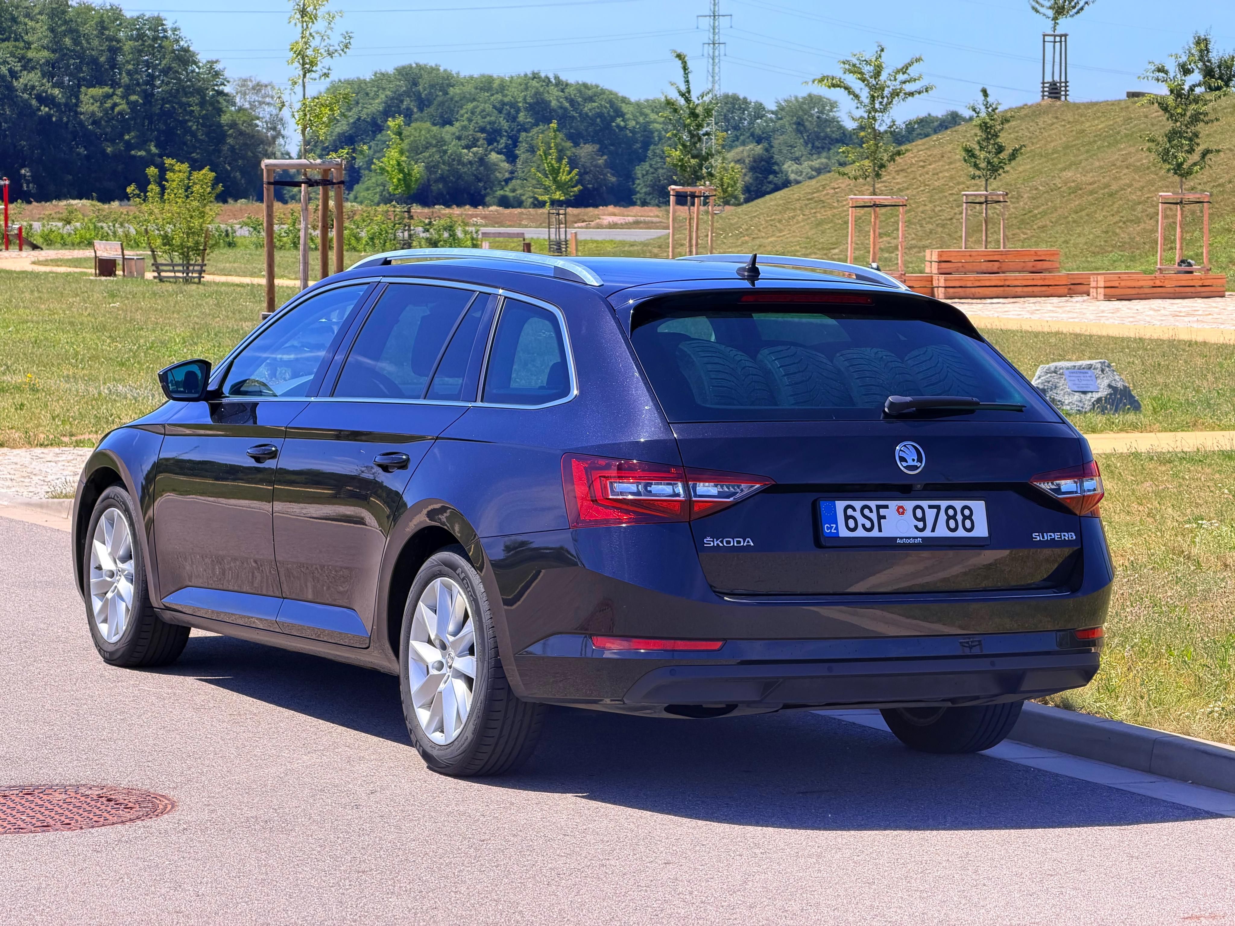 Škoda Superb, Škoda Superb 2.0tdi 110kw DSG, - fotka 4