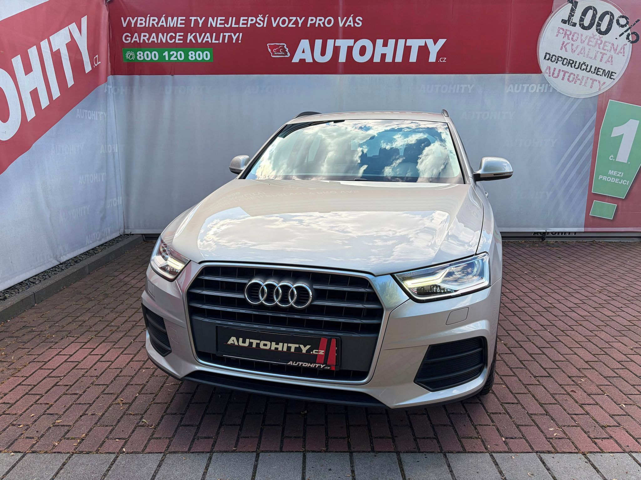Audi Q3, 1.4 TFSi, Serviska, TOP - fotka 2