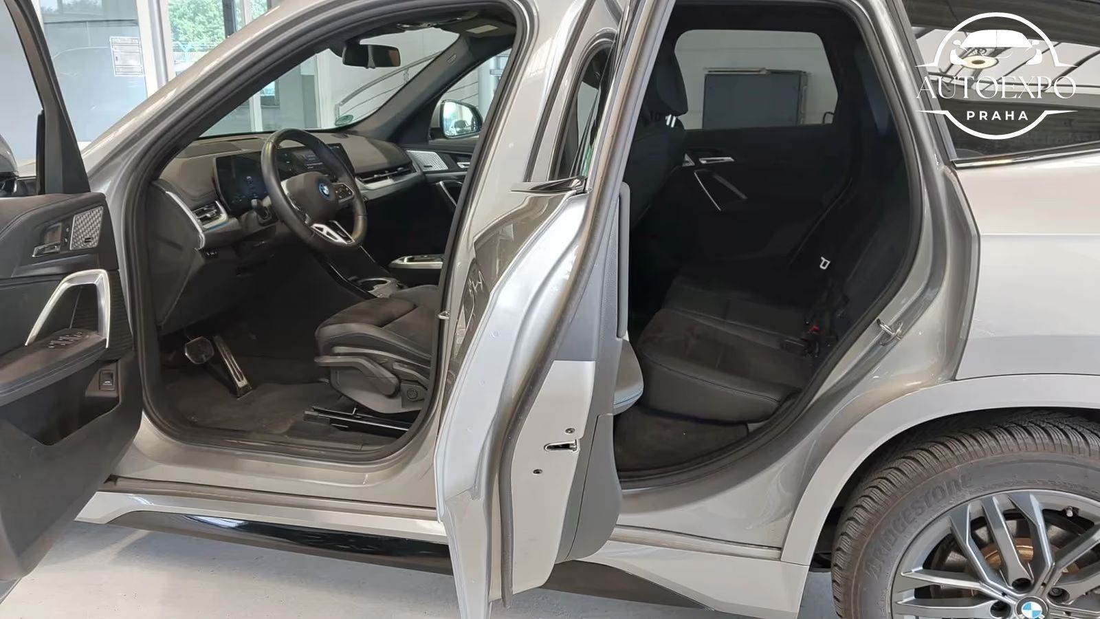 BMW iX1, 30 xDrive M Sport - fotka 6
