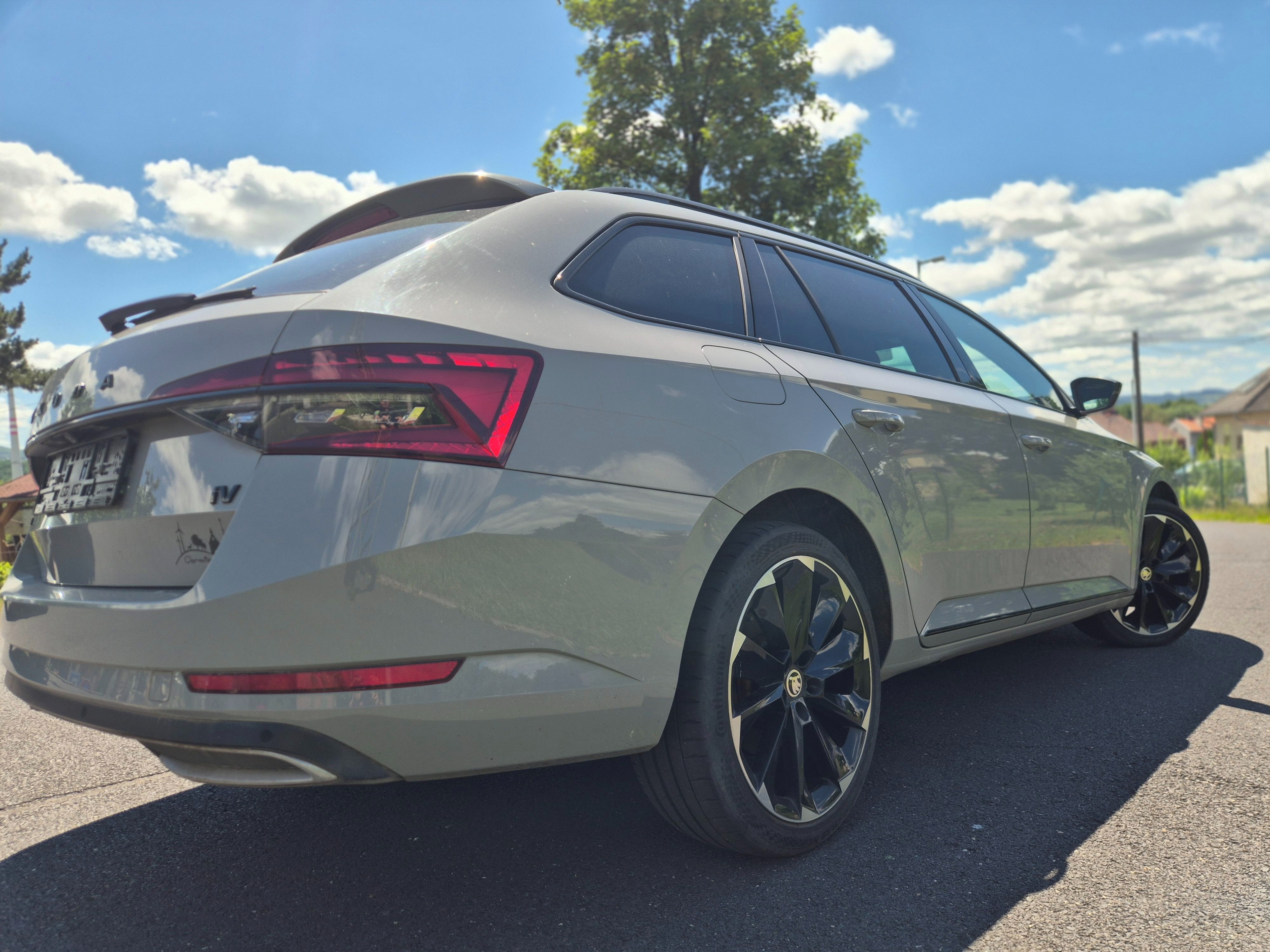 Škoda Superb, 1.4 tsi iv SPORTLINE HYBRID - fotka 5