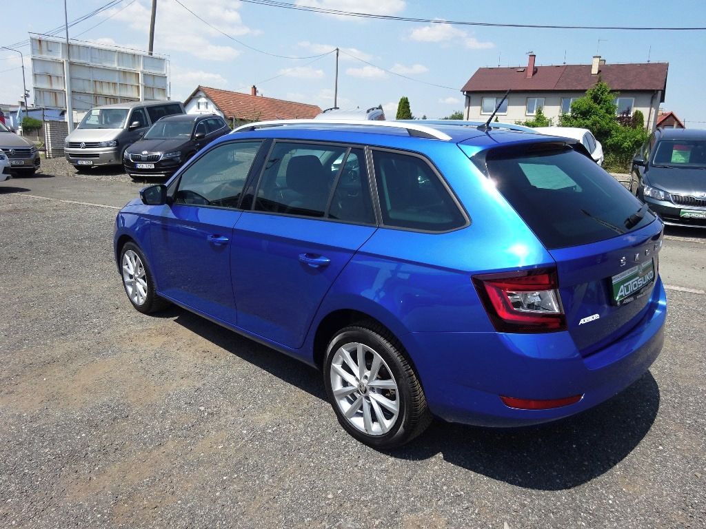 Škoda Fabia, COMBI III FC STYLE + DSG -2021 - fotka 4