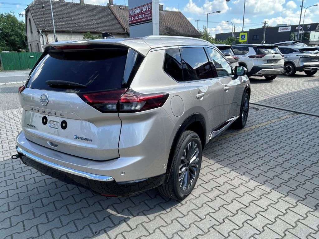 Nissan X-Trail, E-Pow 213k 4WD Tek kůže okn Bo - fotka 4