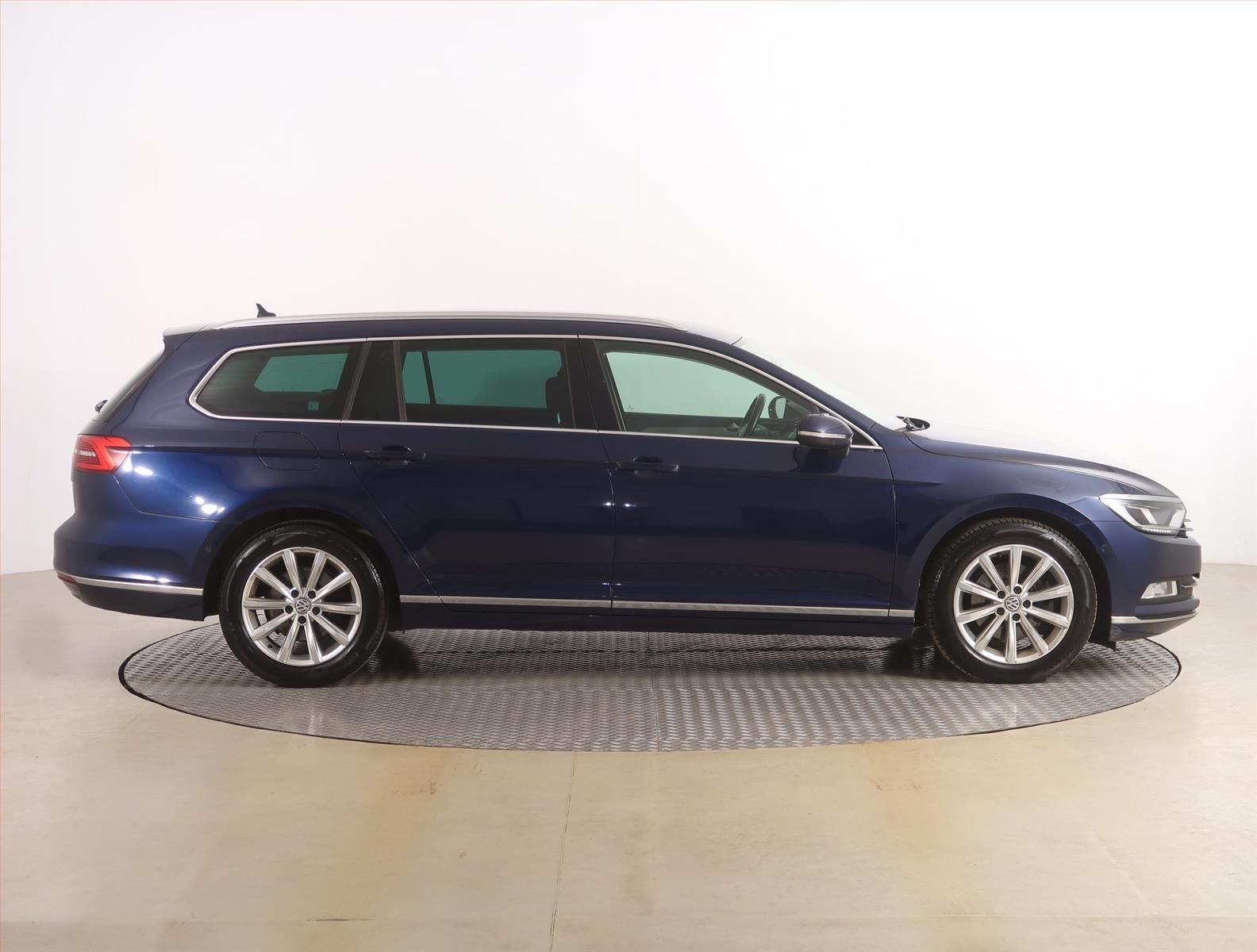 Volkswagen Passat, 2.0 TDI - fotka 6