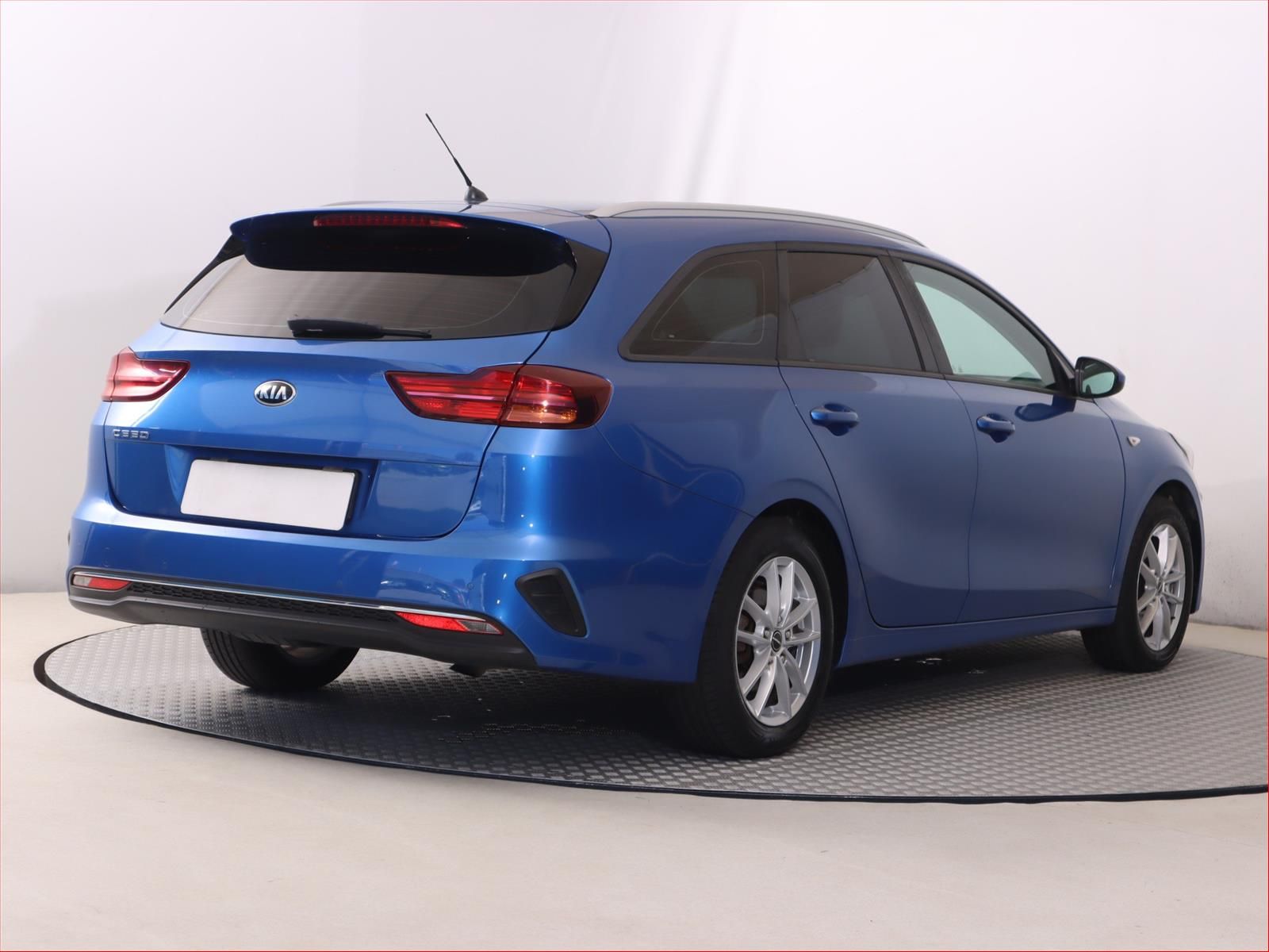 Kia Cee´d, 1.6 CRDi, Serv.kniha - fotka 5