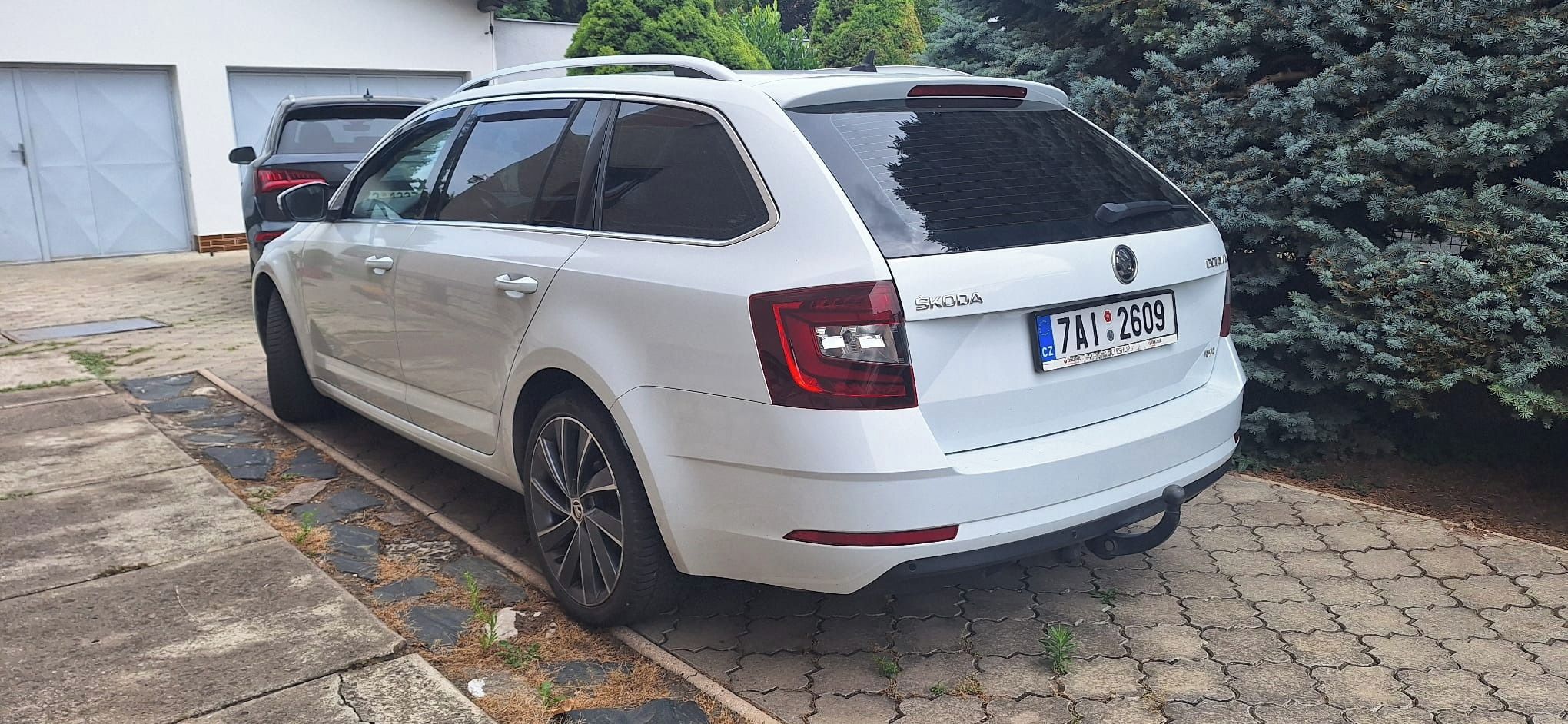 Škoda Octavia, 2.0 TDi L&K 4x4 135kW - fotka 5