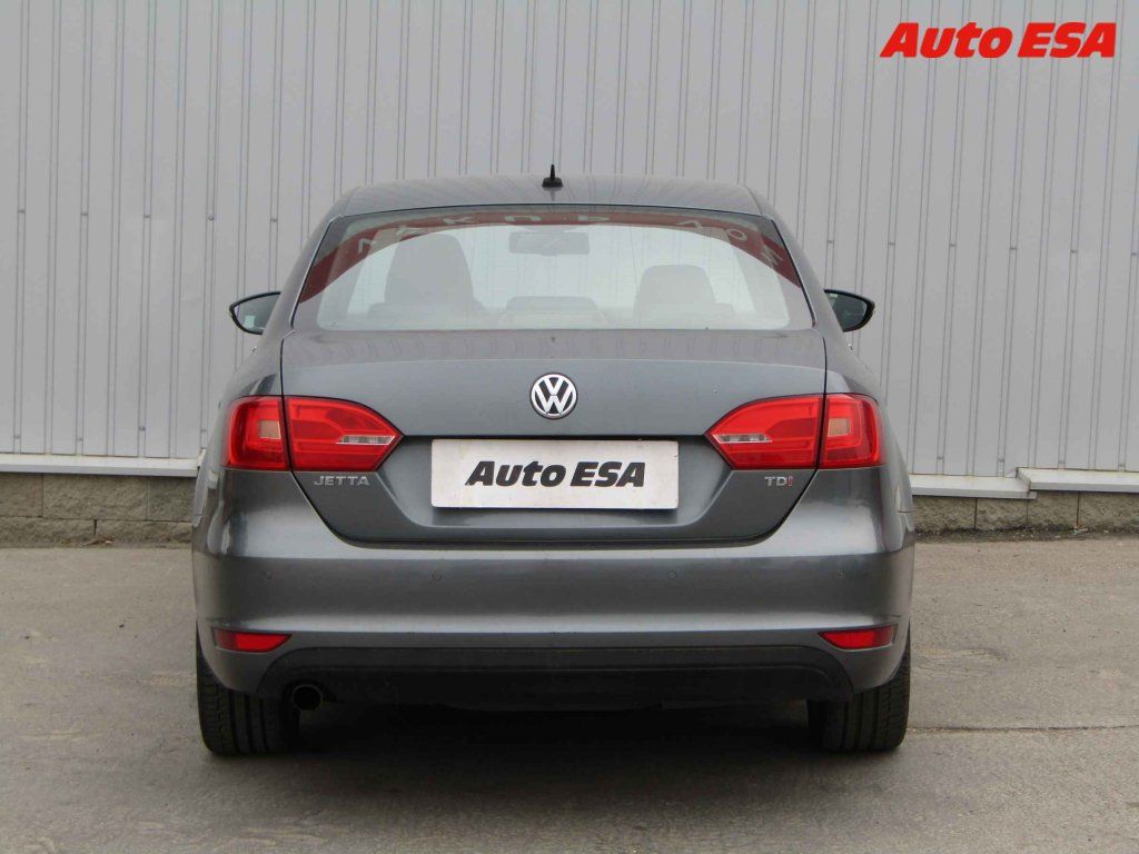 Volkswagen Jetta, 1.6 TDi,ČR,autoAC - fotka 5