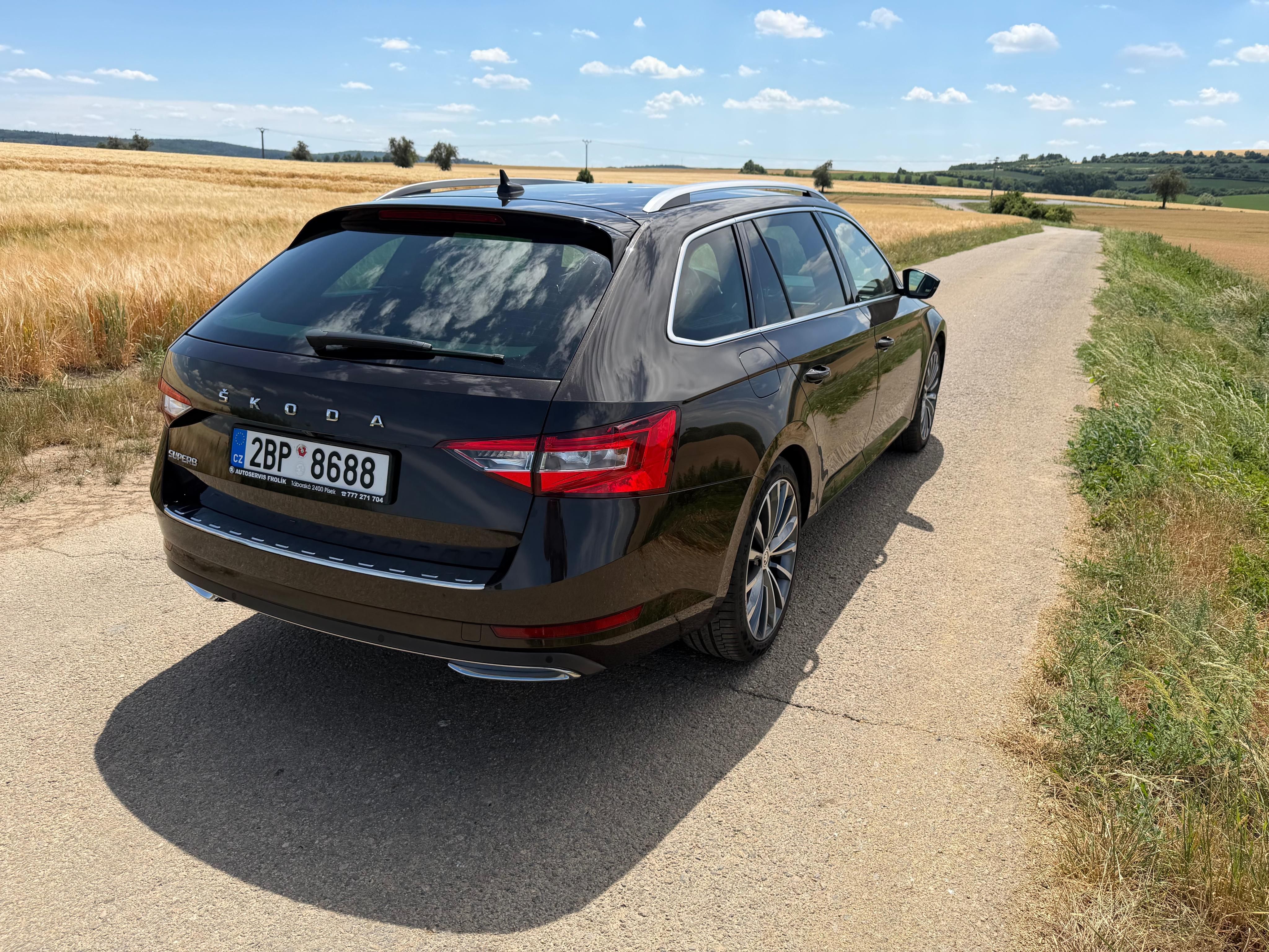 Škoda Superb - fotka 4