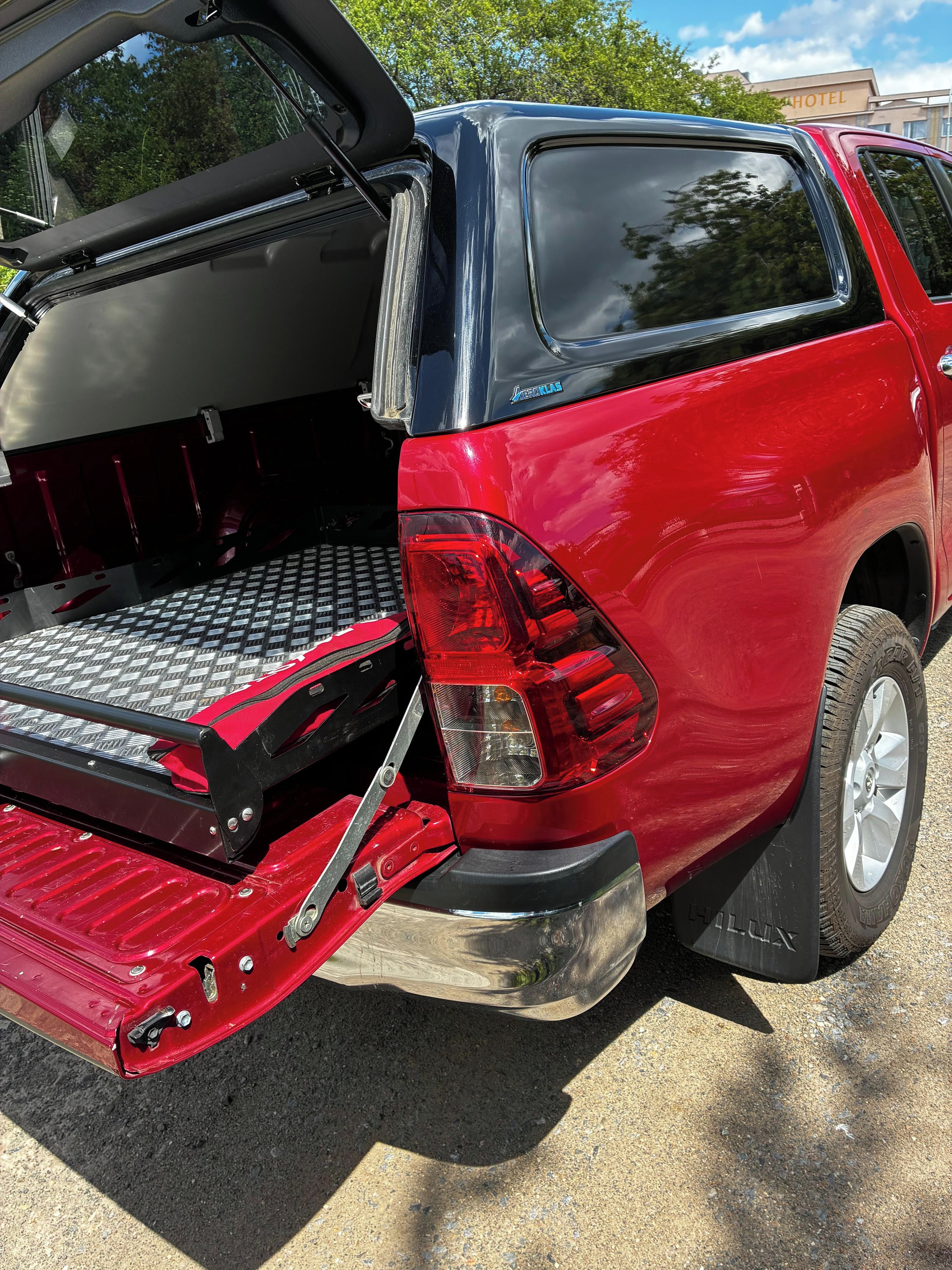 Toyota Hilux, toyota hilux 2,4wd servisano - fotka 5