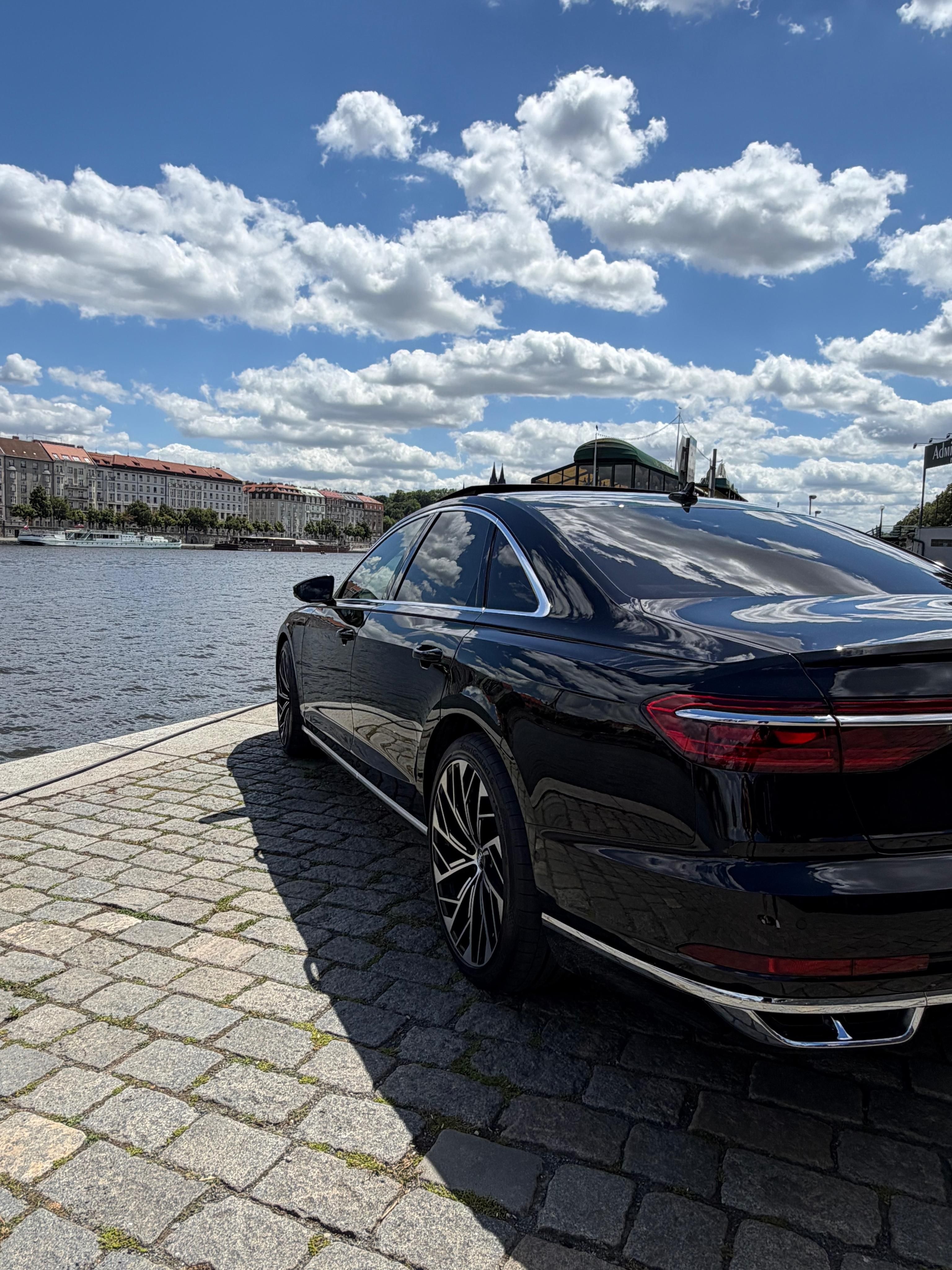Audi A8, Top stav, plná výbava! - fotka 5