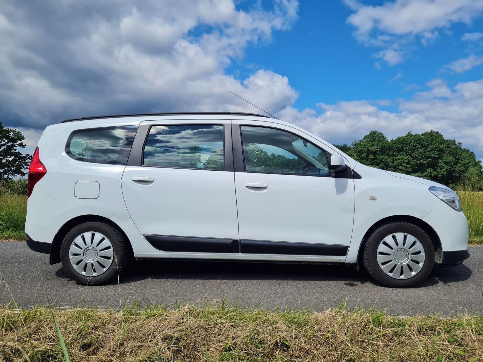 Dacia Lodgy, 1.5 dCi Arctica, ČR, 1.MAJ, TZ - fotka 6