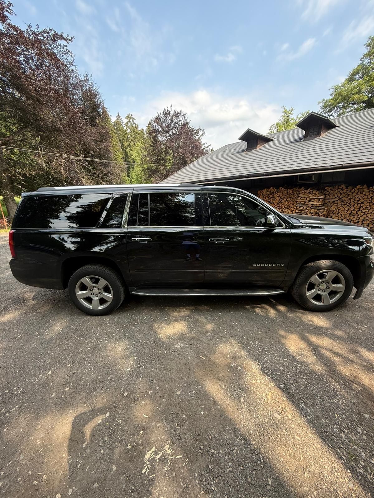 Chevrolet Suburban, 5,3 V8 poctiví osmiválec - fotka 4