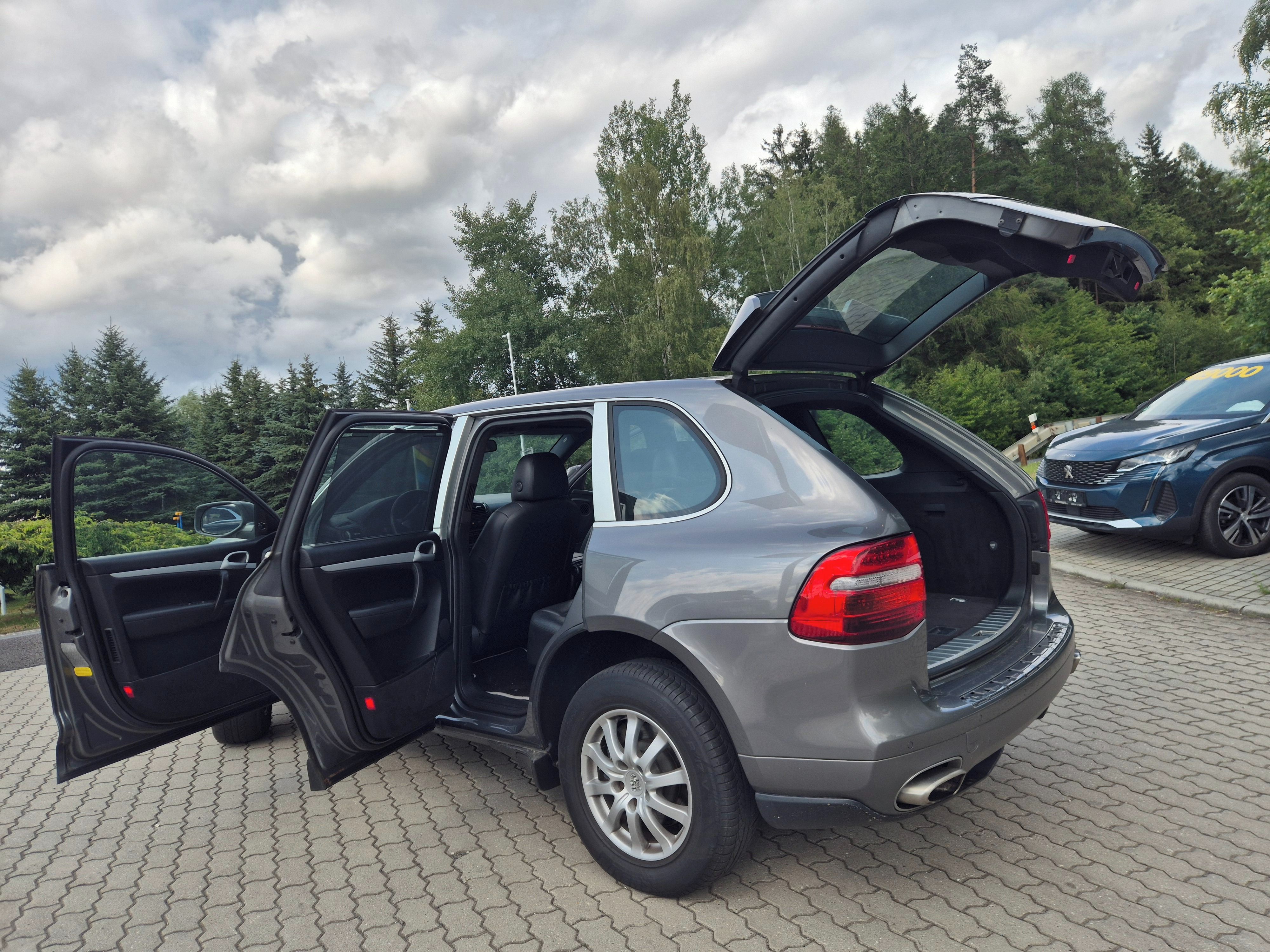 Porsche Cayenne, 1 maj.plný servis nová STK - fotka 6