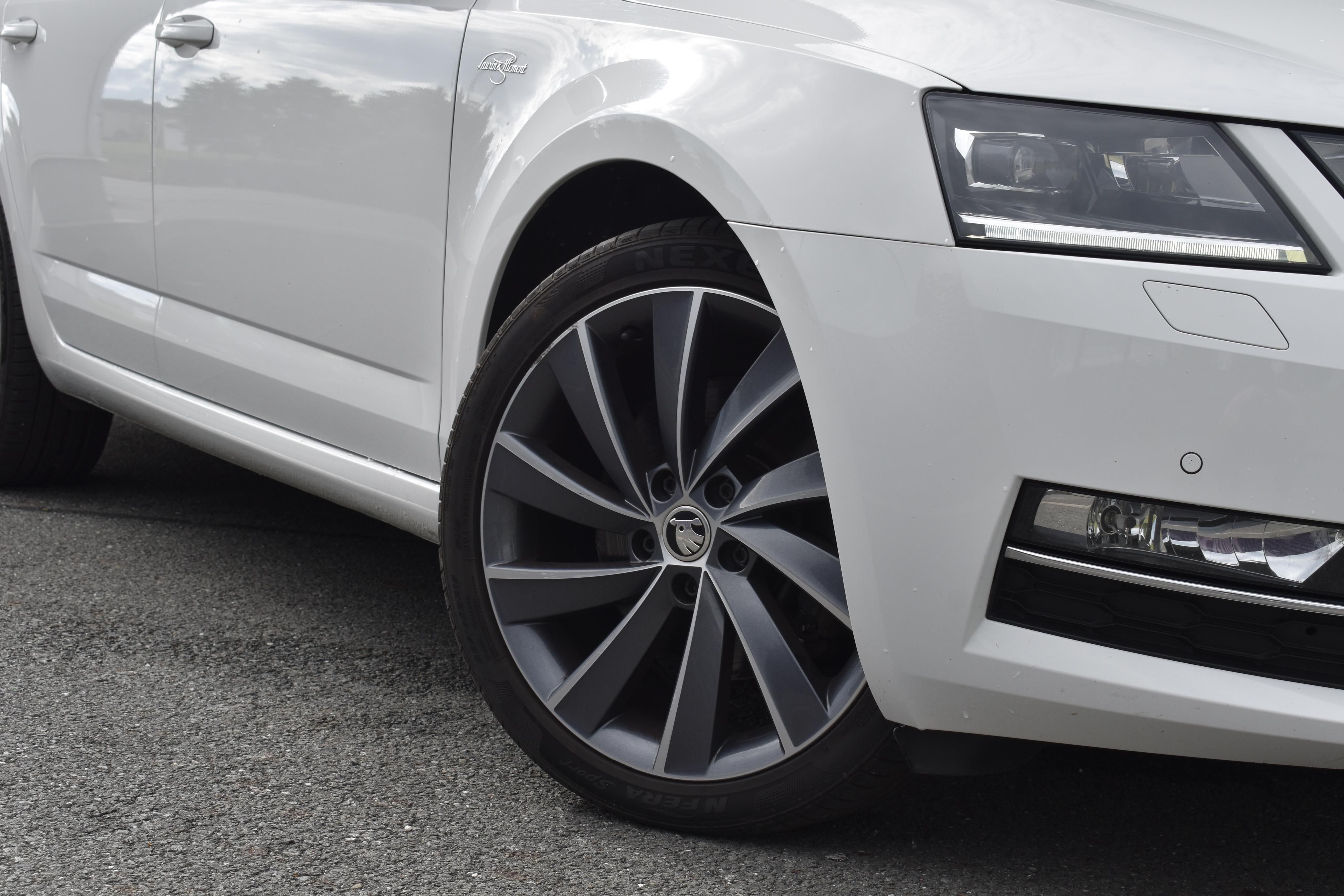 Škoda Octavia, L&K/2.0TDI/2019/4X4/DSG/TAŽNÉ - fotka 2
