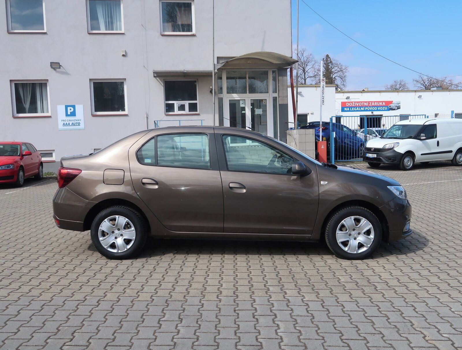 Dacia Logan, 1.0 SCe, ČR,1.maj, Klima - fotka 6