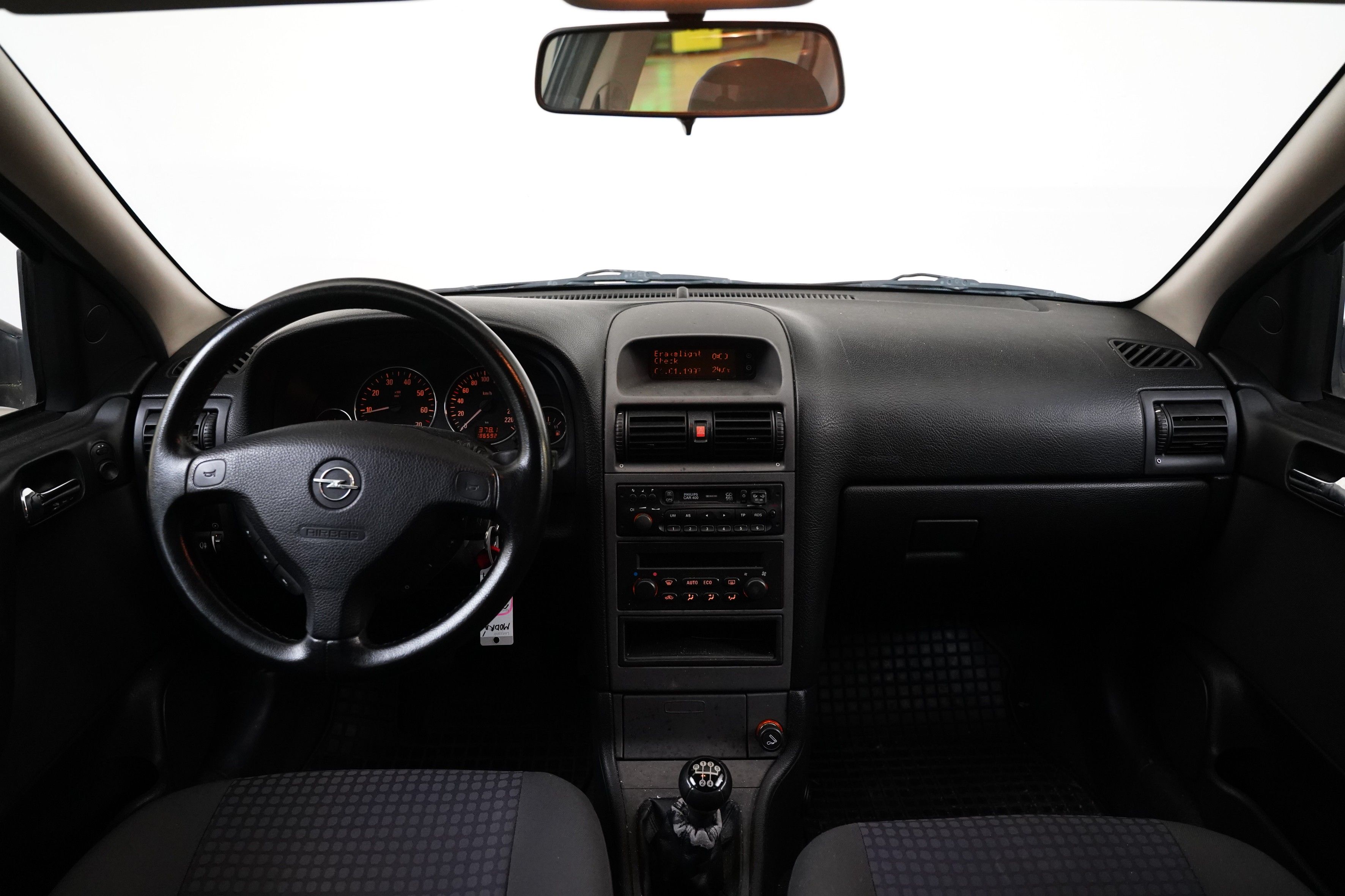Opel Astra, 1.6 i 74 kW - fotka 6