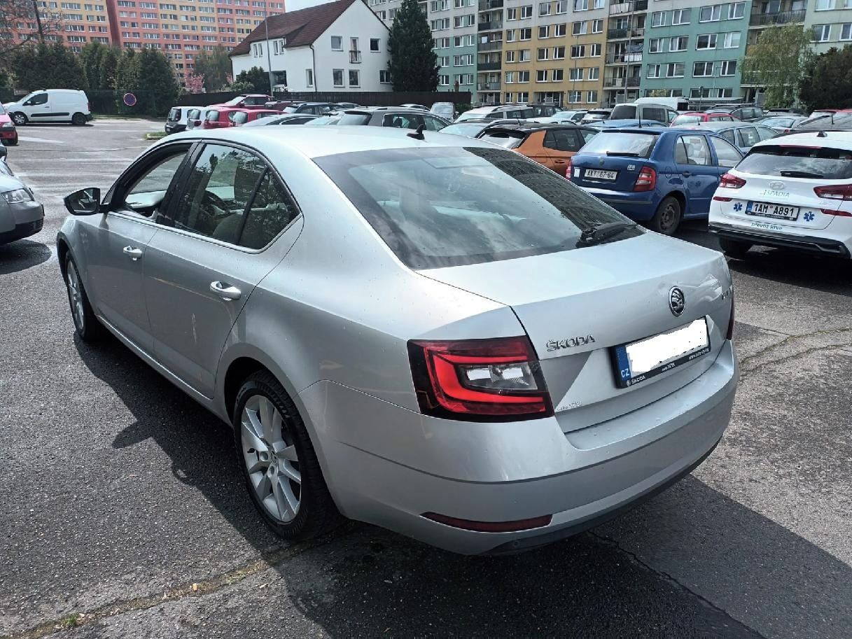 Škoda Octavia, 1,4tsi 110 kw, dsg style - fotka 4