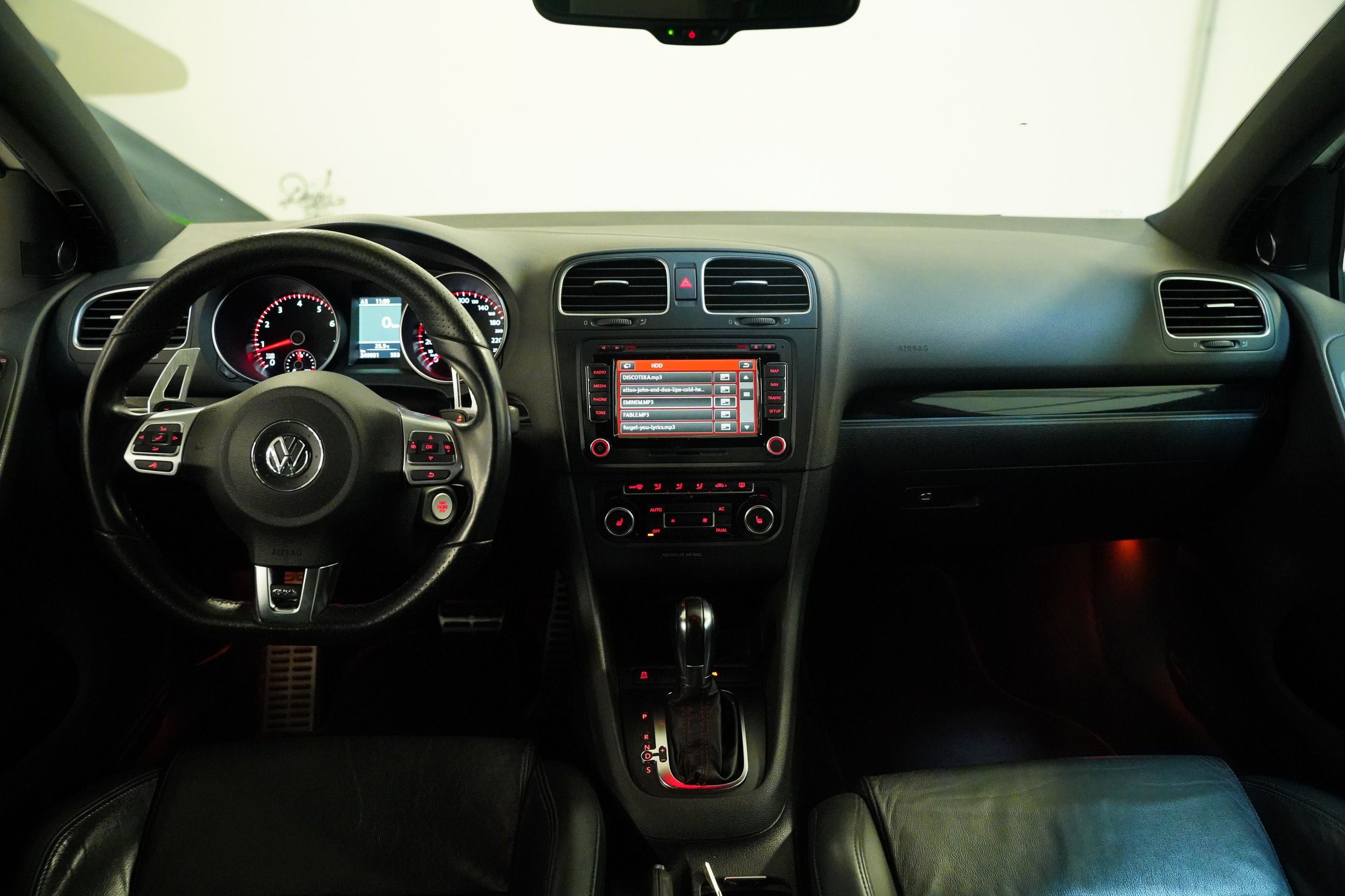 Volkswagen Golf, 2.0 TSI 155 kW DSG GTI - fotka 5