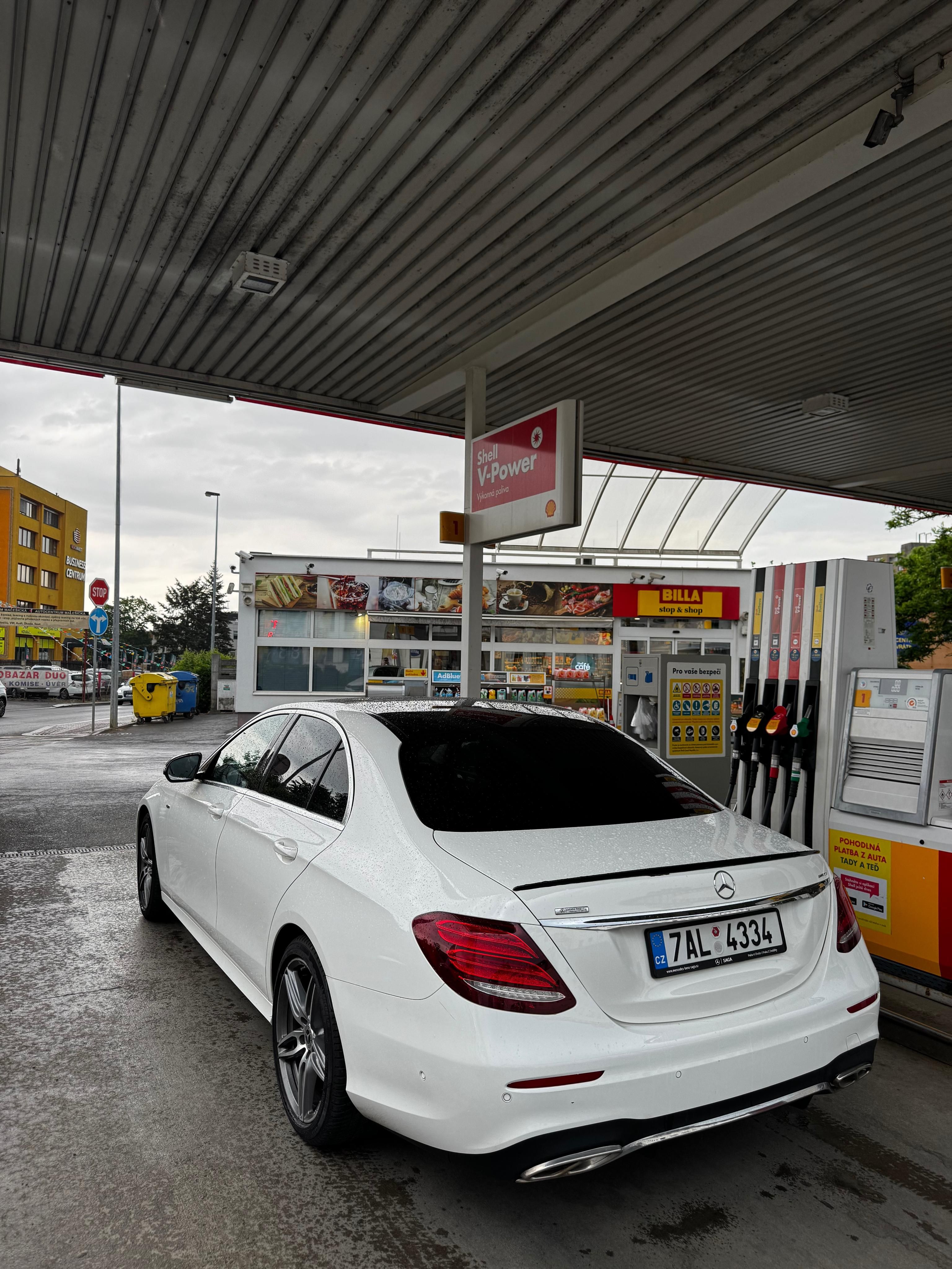 Mercedes-Benz Třídy E, 2.0 - fotka 2
