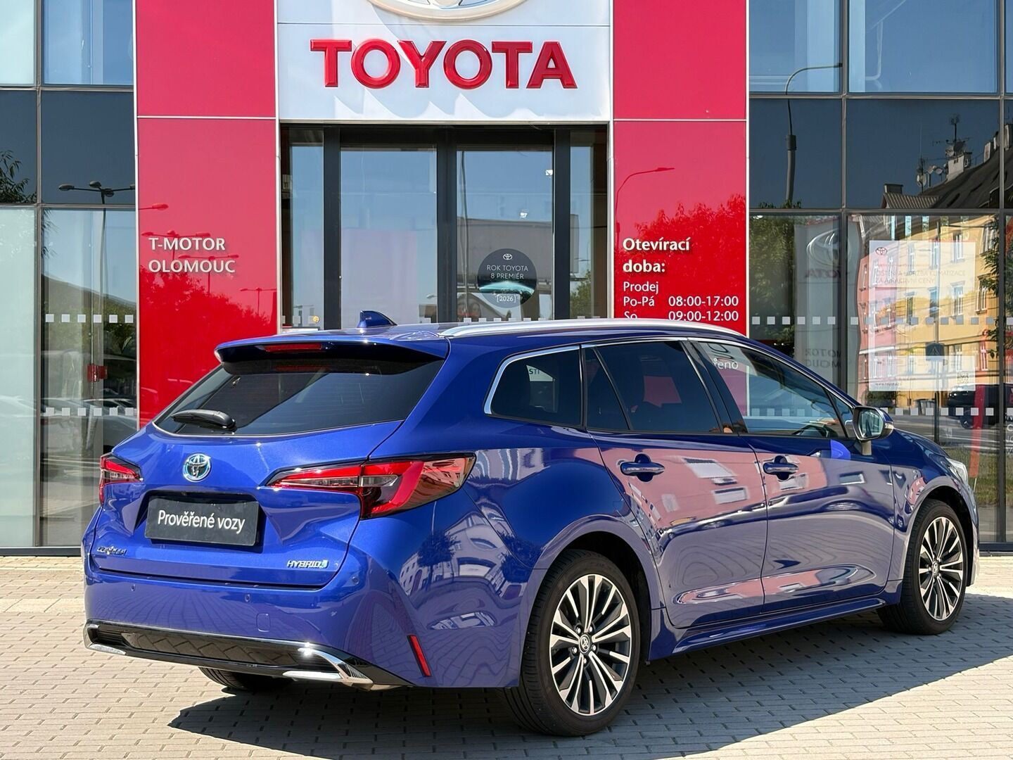 Toyota Corolla, 1.8 Hybrid Style - fotka 3