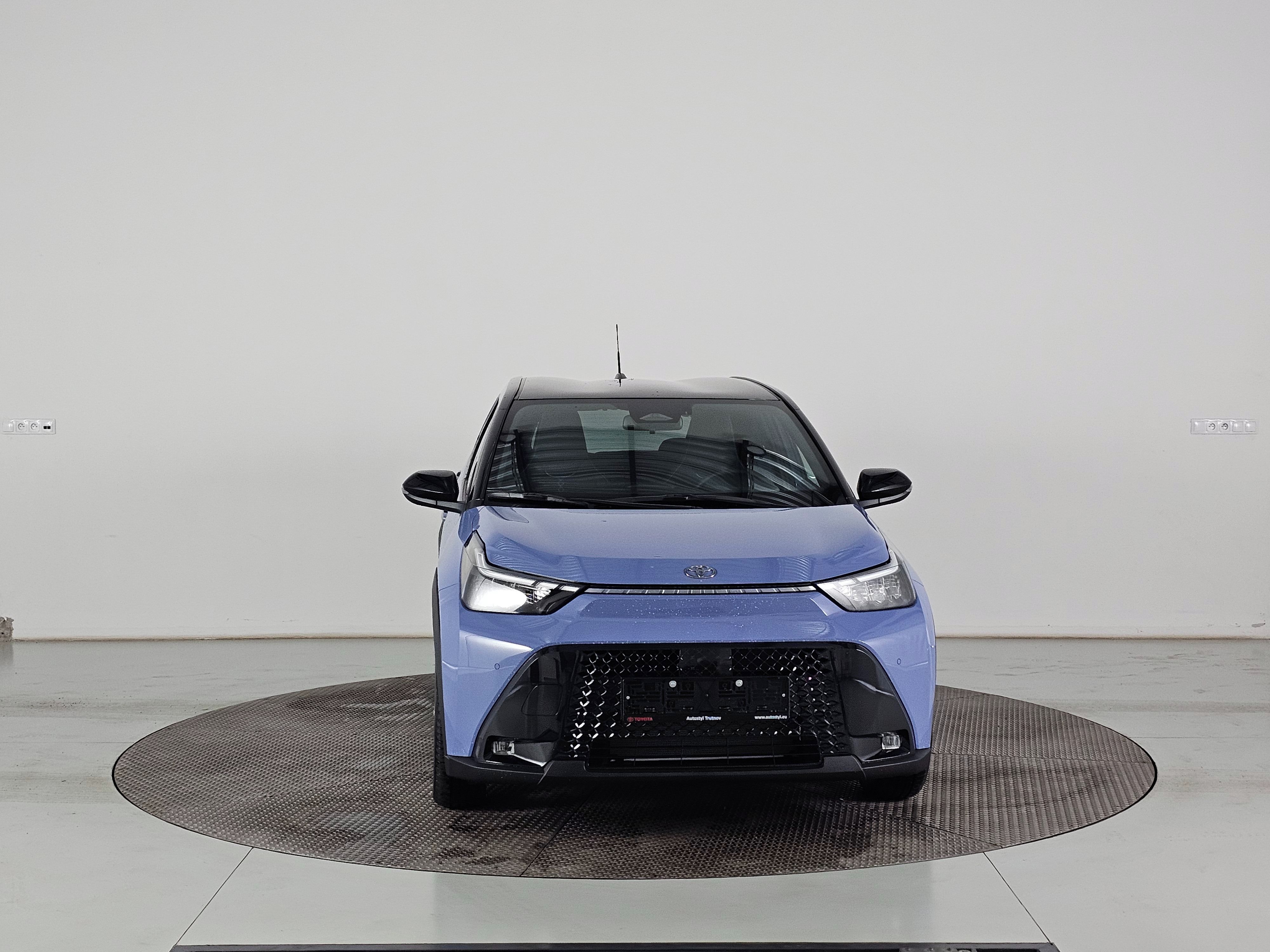 Toyota Aygo, X, 1.5HEV 116k 2x4 Style Smart - fotka 2