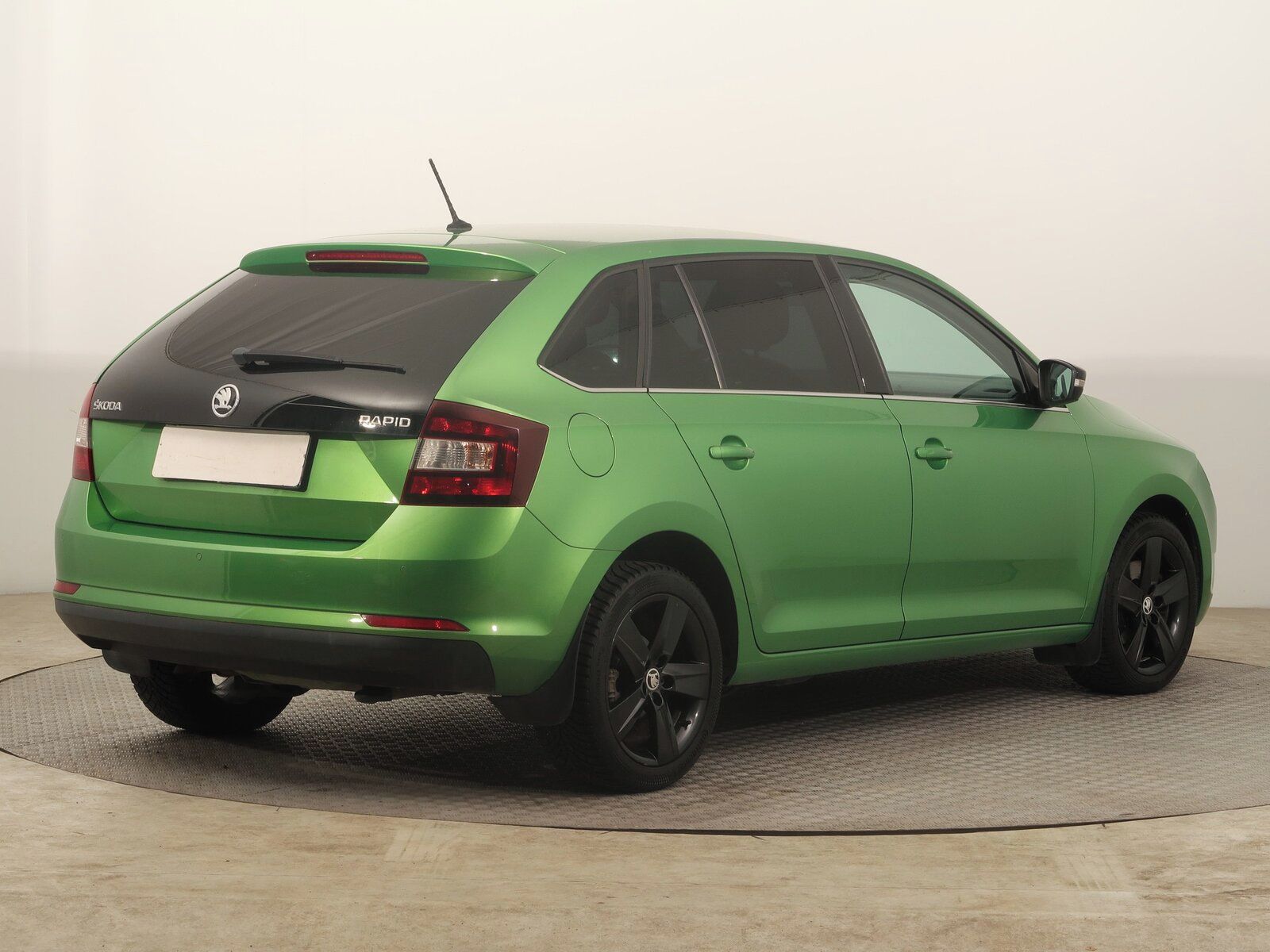 Škoda Rapid, 1.2 TSI, Spaceback, Navi - fotka 5