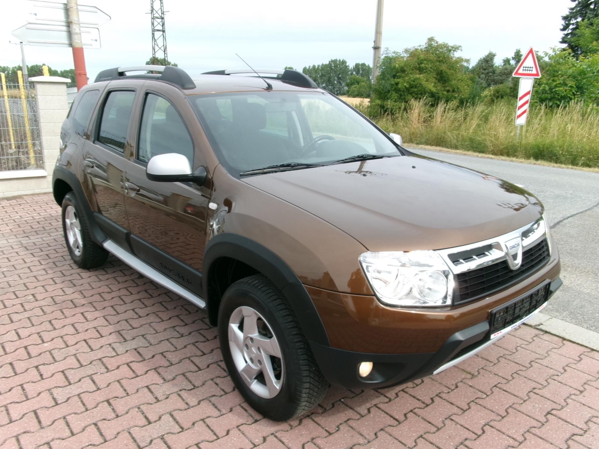 Dacia Duster, 1,6 16V 4x4 KLIMA TAŽNÉ ALU - fotka 3
