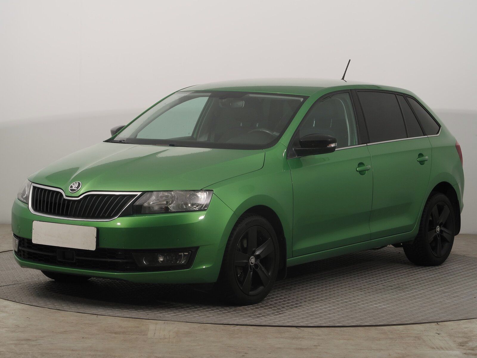 Škoda Rapid, 1.2 TSI, Spaceback, Navi - fotka 2