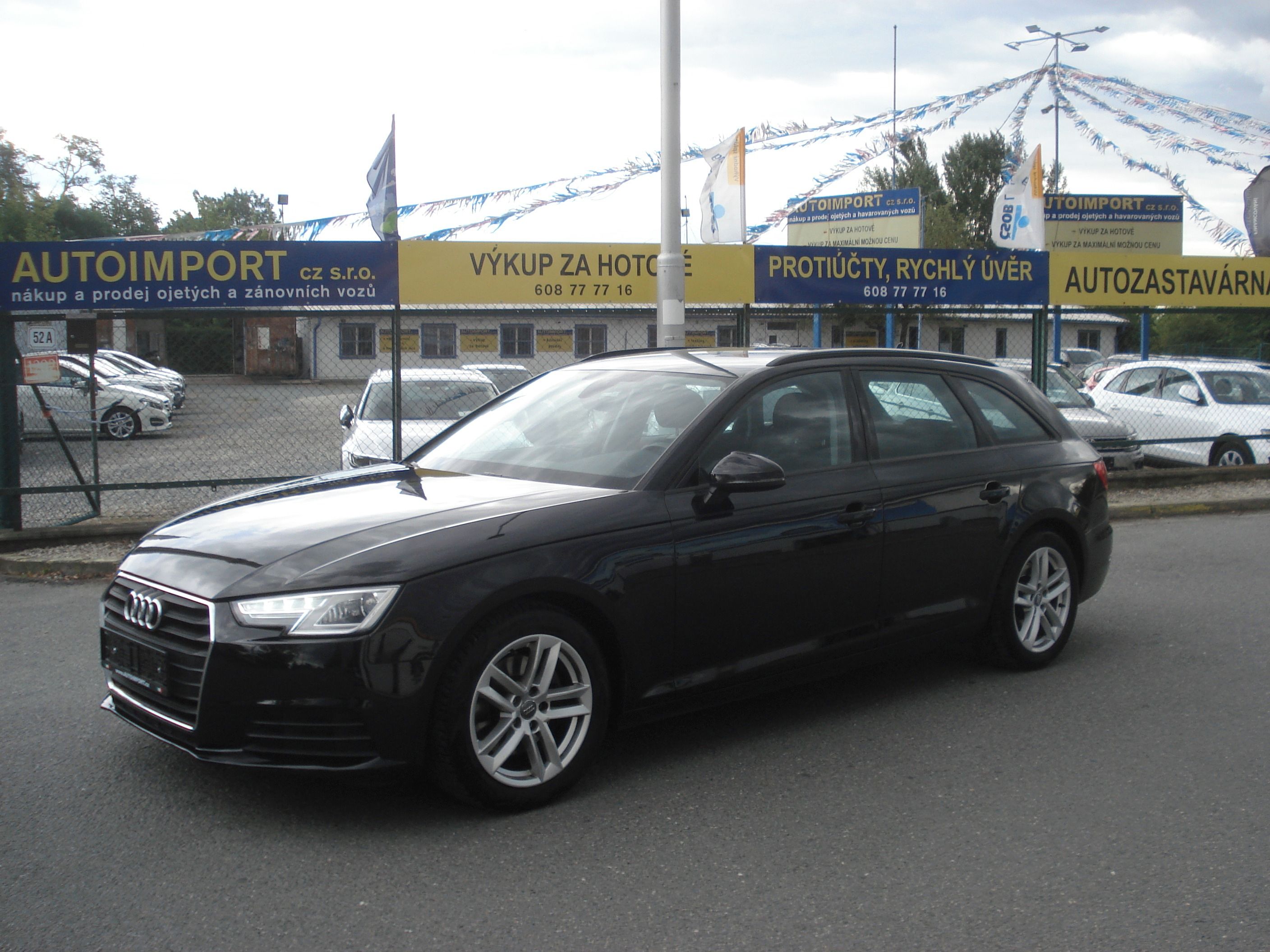 Audi A4, 2.0 TDi NAVI AUT - fotka 2