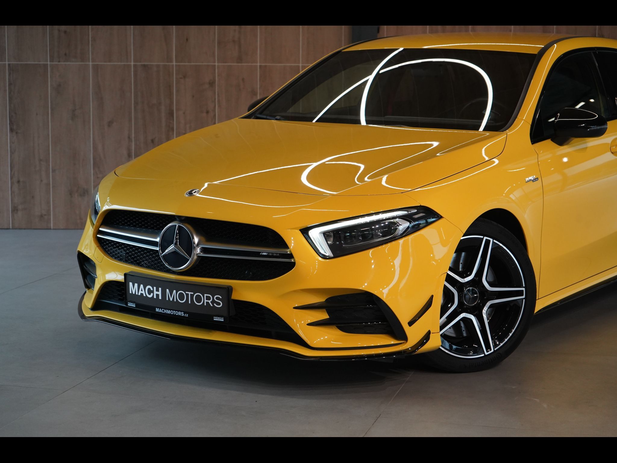Mercedes-Benz Třídy A, 35 AMG 4MATIC,AMG Aerodynamics - fotka 2