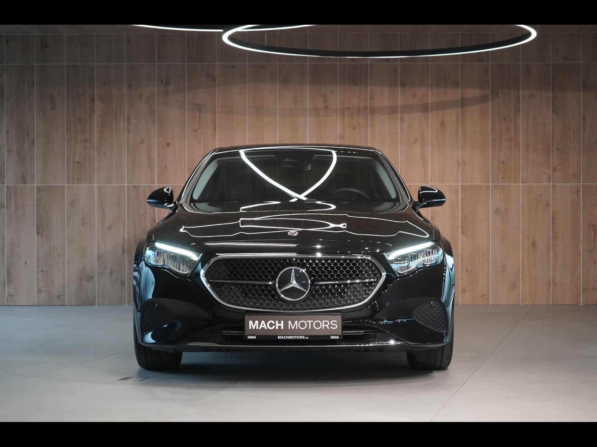 Mercedes-Benz Třídy E, 220d 4MATIC, KEYLESS,DISTRONIC - fotka 3