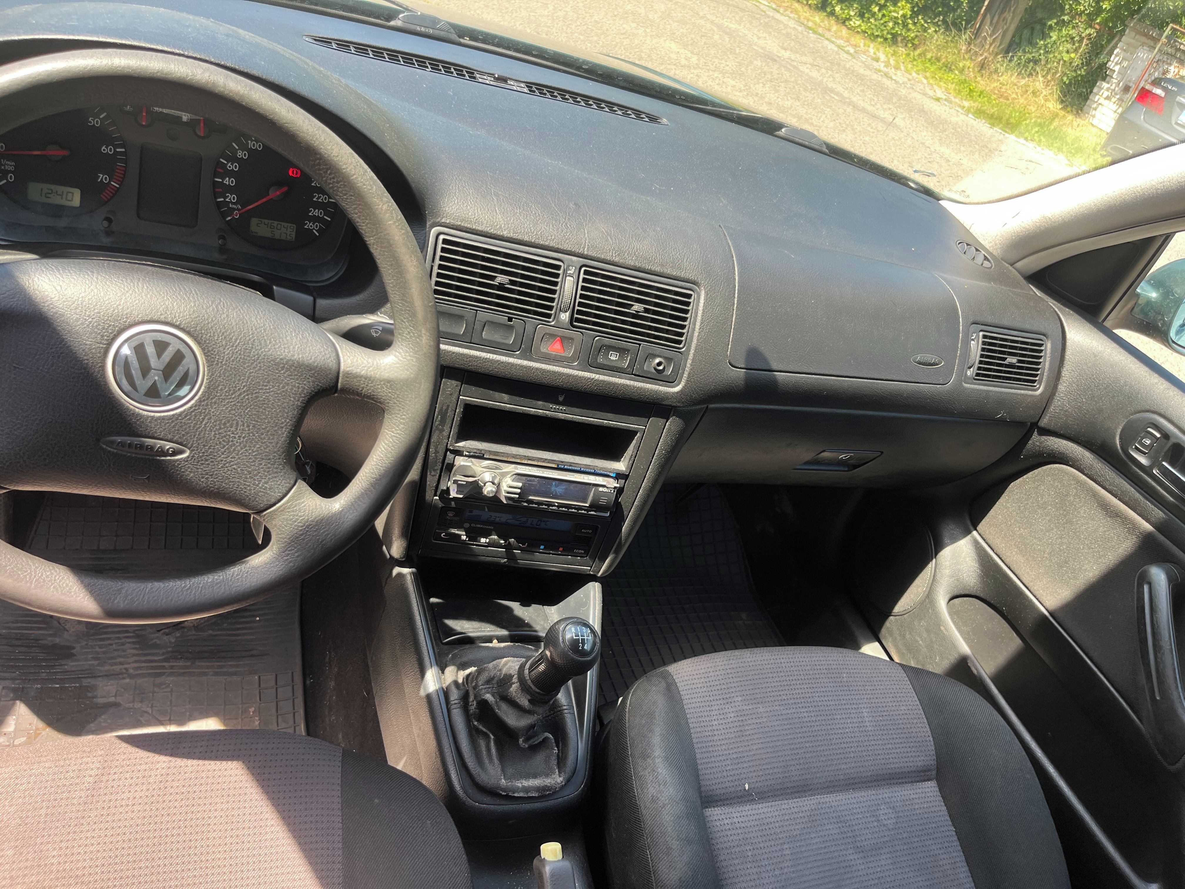 Volkswagen Golf, 1.6  77 kW - fotka 6