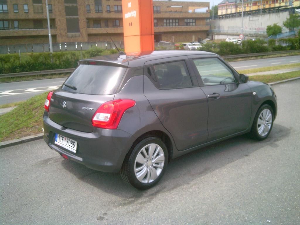 Suzuki Swift, 1.2i KOUPENO ČR,1.MAJITEL - fotka 6