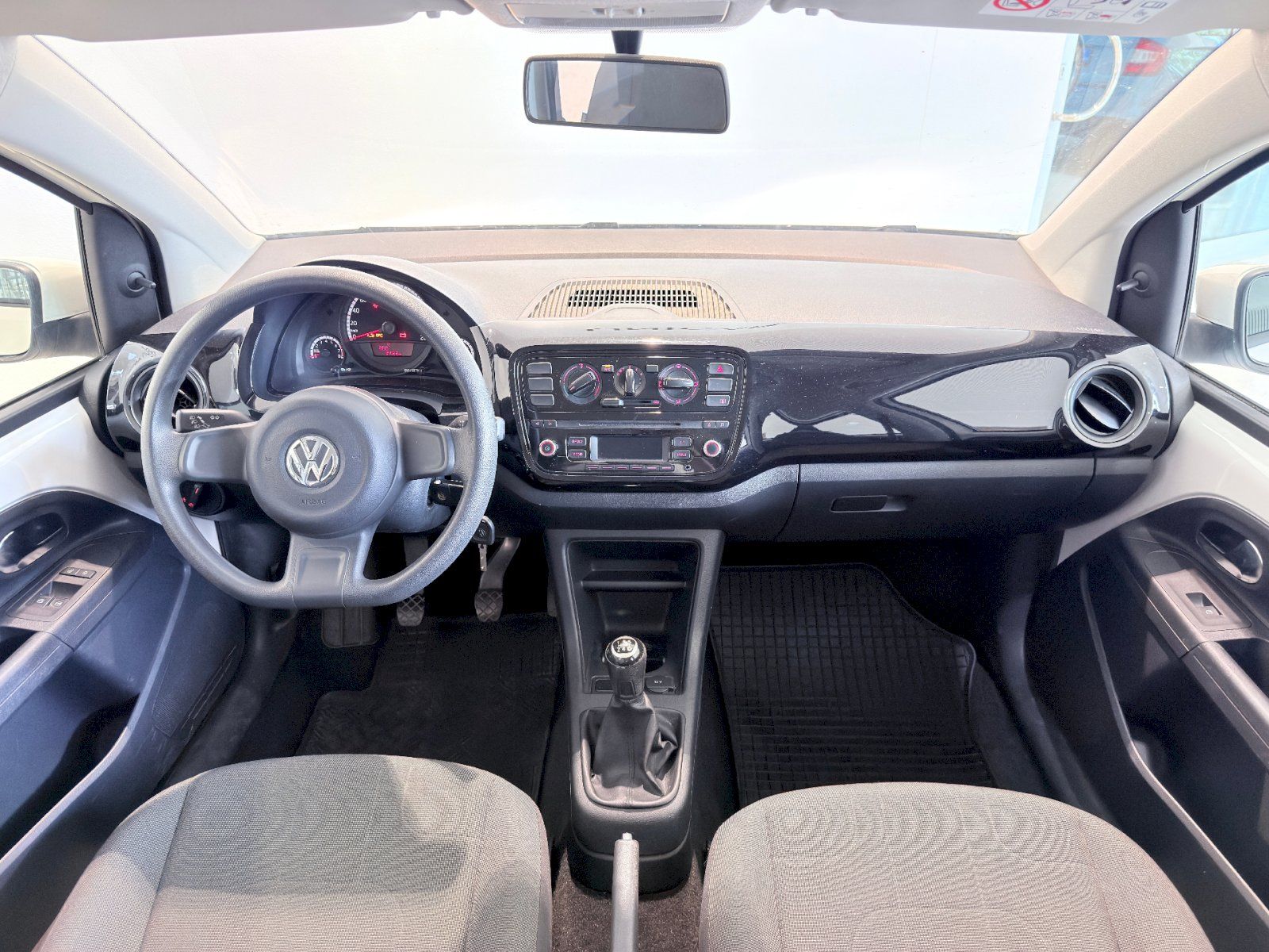 Volkswagen Up!, Move 1.0 MPI / 44kW - fotka 5