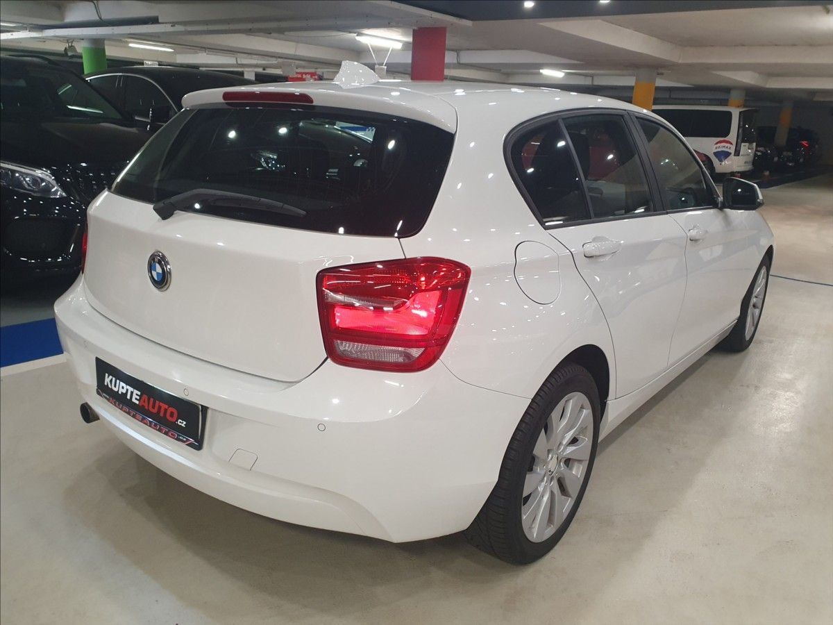 BMW Řada 1, 1,6 i - servisováno - fotka 3